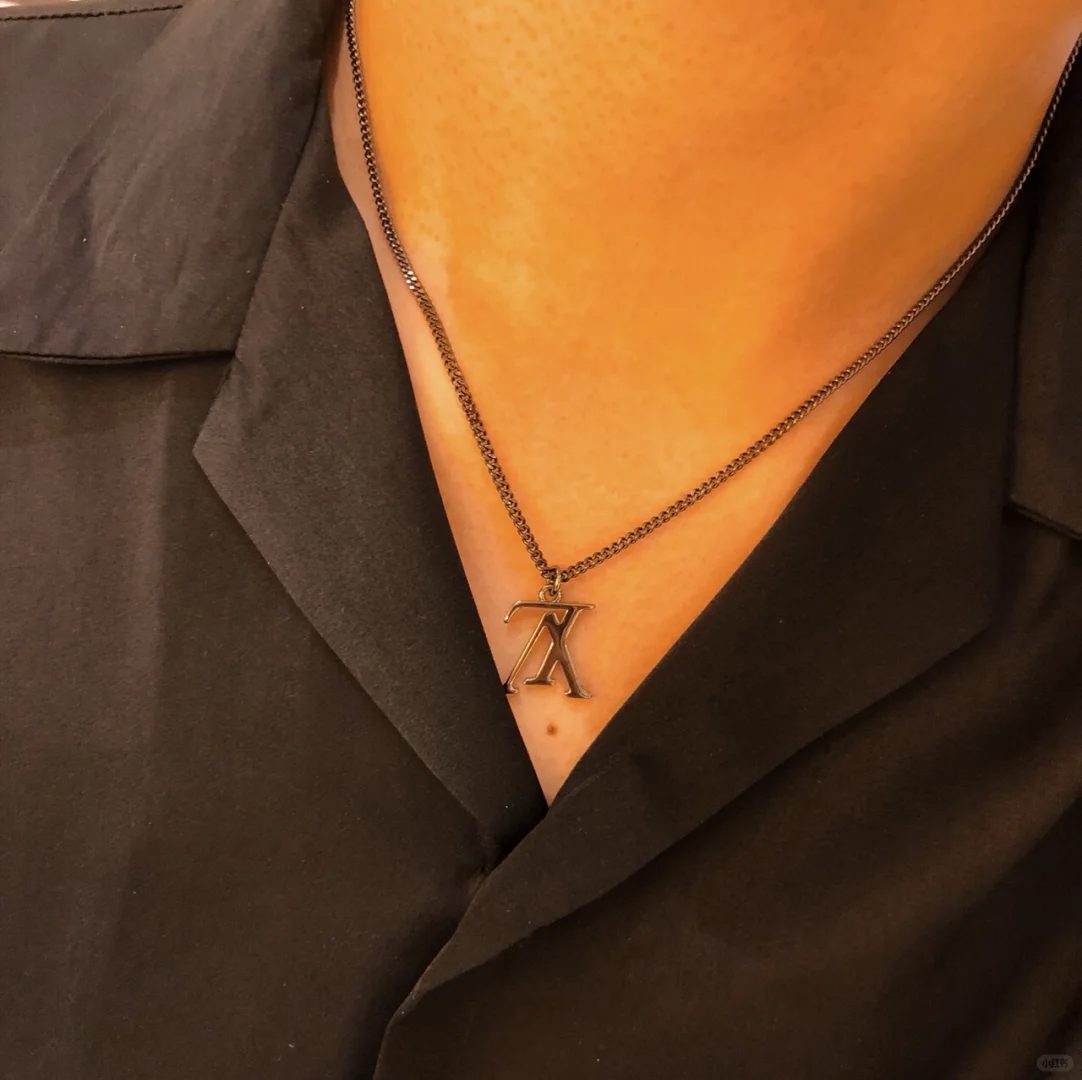 Louis Vuitton Limited Mens Necklace - 4 Colors Available - Rep Fashion™