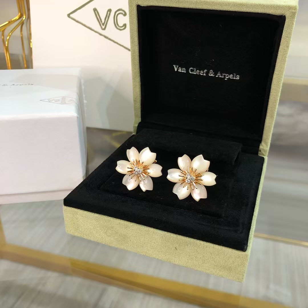 VCA Rose de Noël Christmas Earrings - Rep Fashion™
