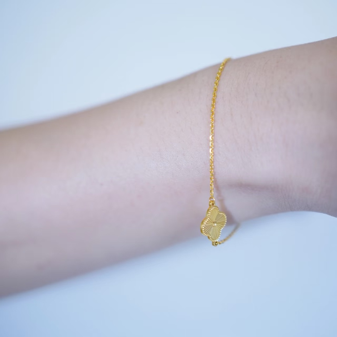 VCA Gold-Toned Guilloche Sweet Alhambra Bracelet 1 Motif - Rep Fashion™