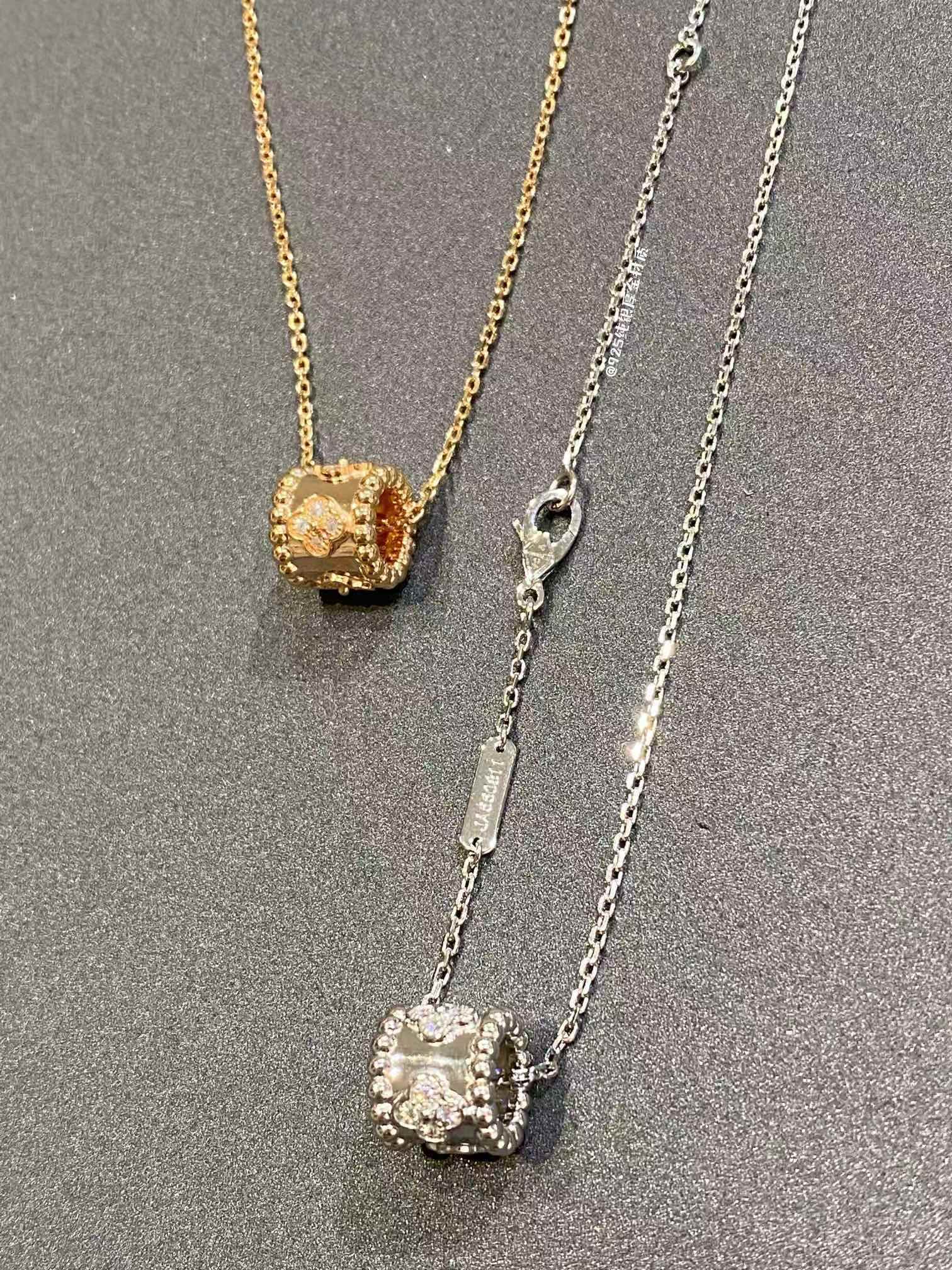 VCA Perlee Clovers Pendant Necklace - Rep Fashion™