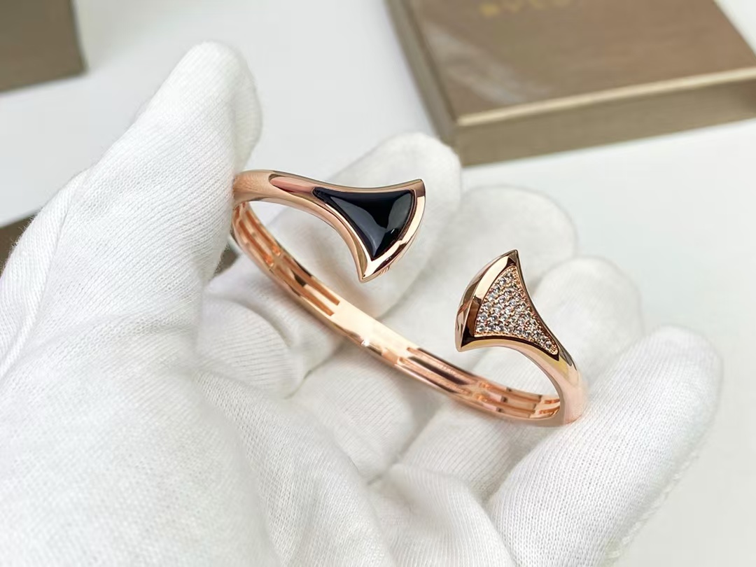 Bvlgari Divas' Dream Open Cuff Bangle Bracelet in Rose Gold - Rep Fashion™