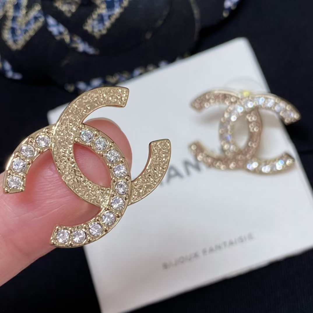 Chanel Single C Paved Diamond Earrings - Rep Fashion™