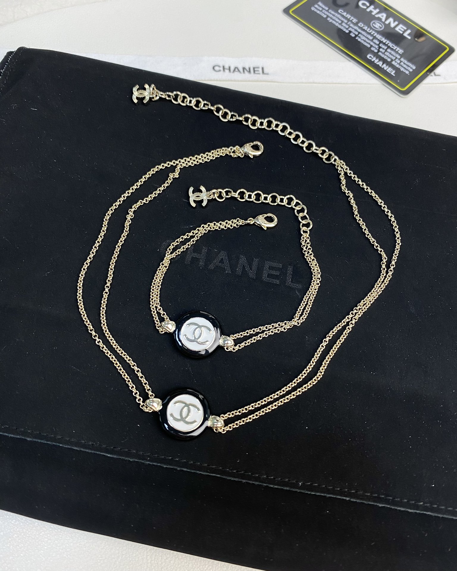 Chanel Black & White Round Enamel Necklace Bracelet and Ring - Rep Fashion™