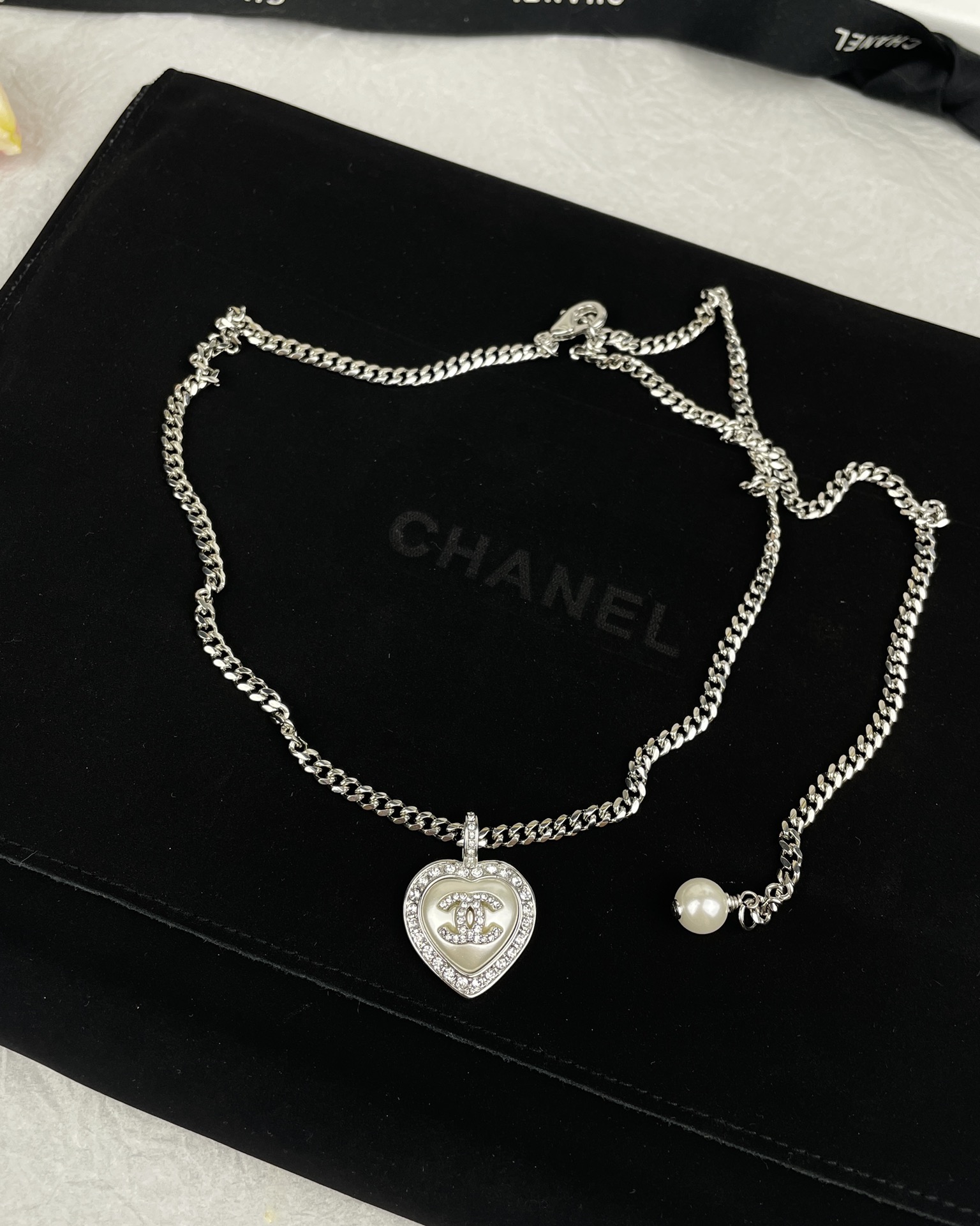 Chanel Heart Pendant Minimalistic Chain Necklace - Rep Fashion™