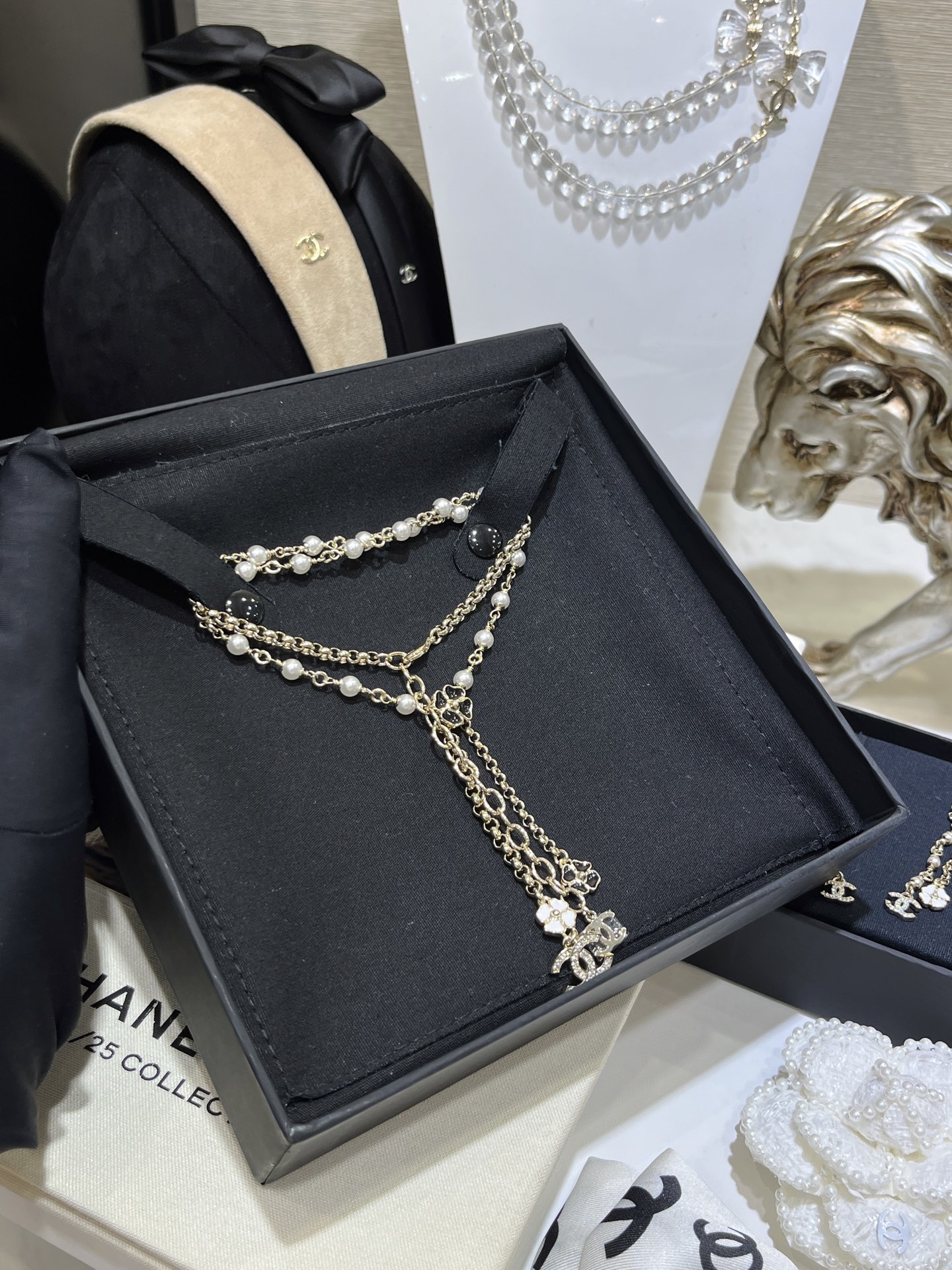 Chanel Pearls and Clover CC Dangle Sweater Necklace - Rep Fashion™