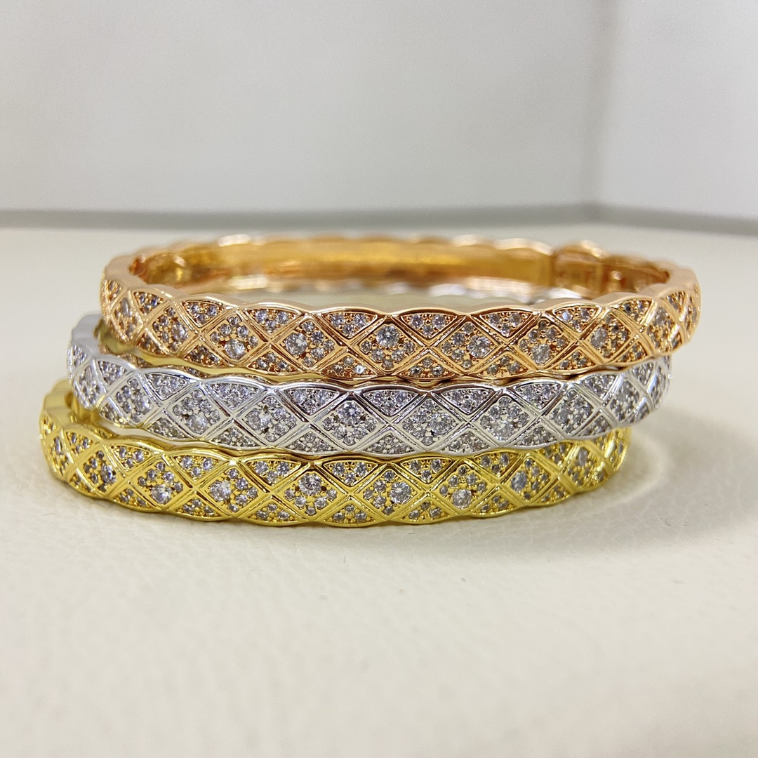 Chanel Coco Crush Full Diamond Paved Bracelet Bangle - Rep Fashion™