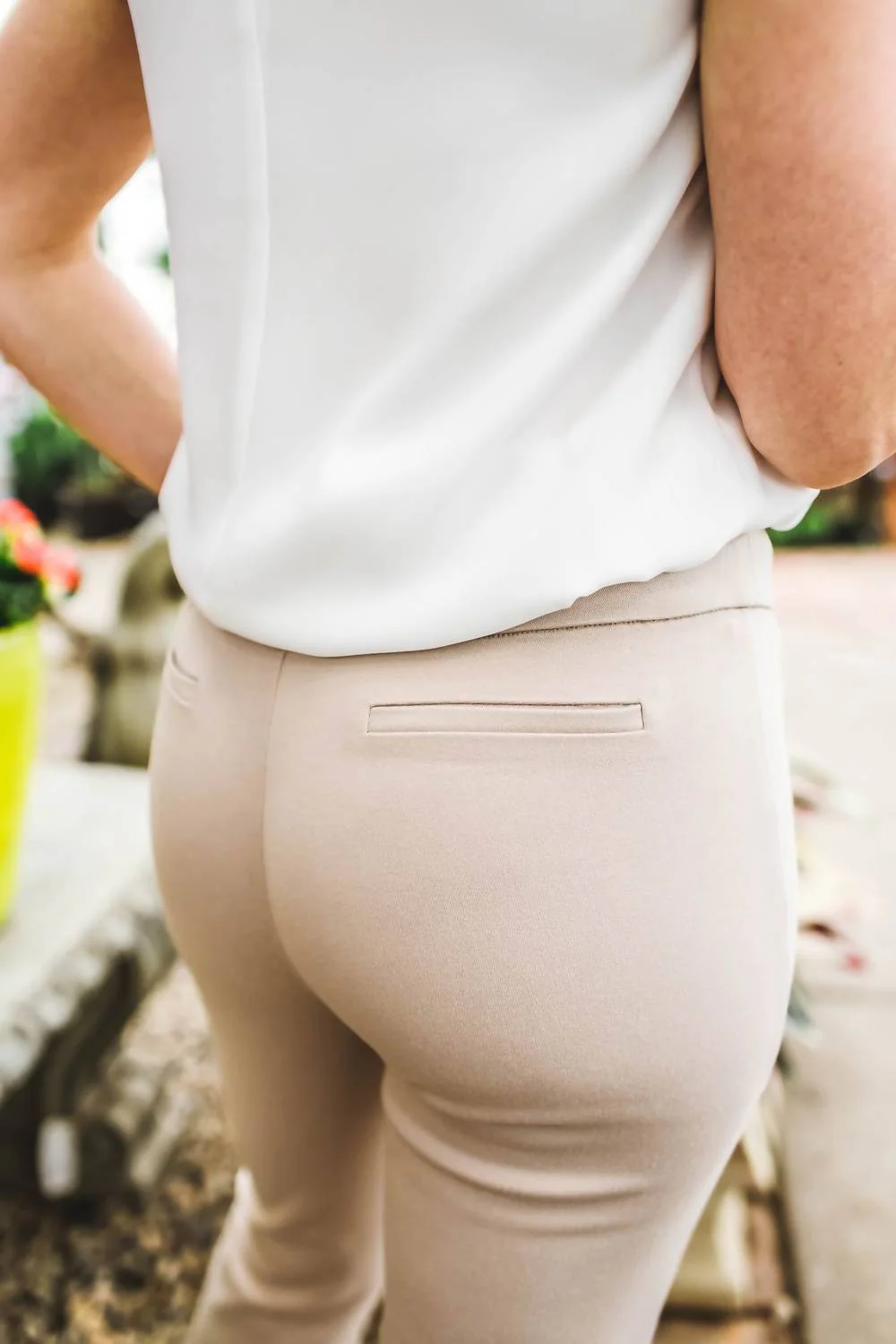 Tate Low Rise Ankle Trouser In Champagne