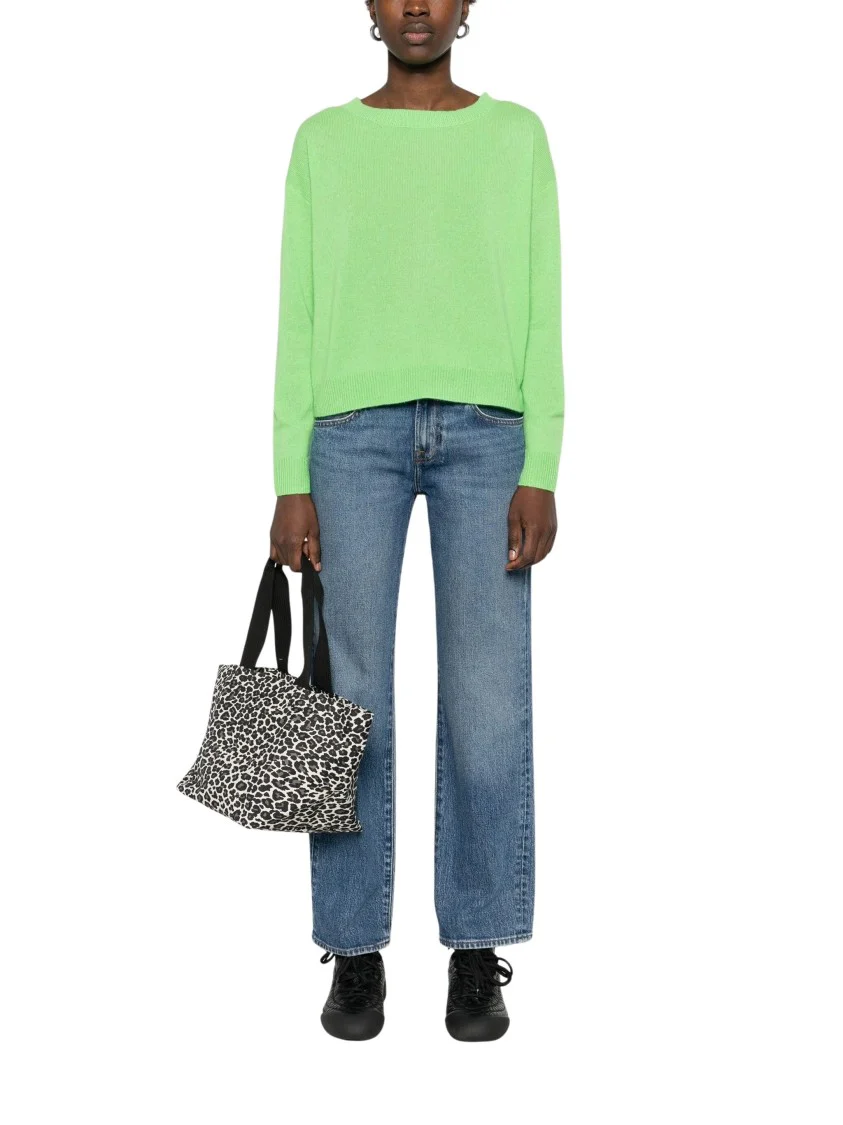 Light Wash Straight-Leg Jeans With Classic Five-Pocket Design