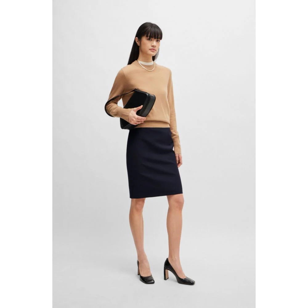 Slim-fit pencil skirt in virgin wool