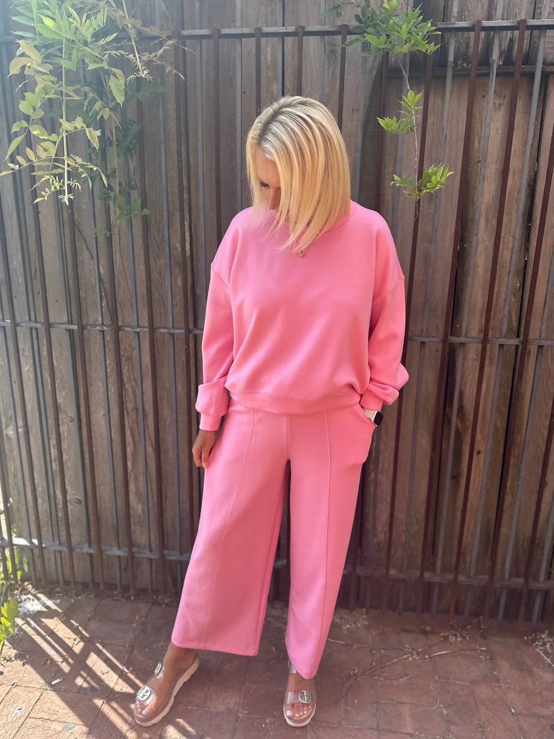 Sweatshirt With Drawstring Pants In Hibiscus