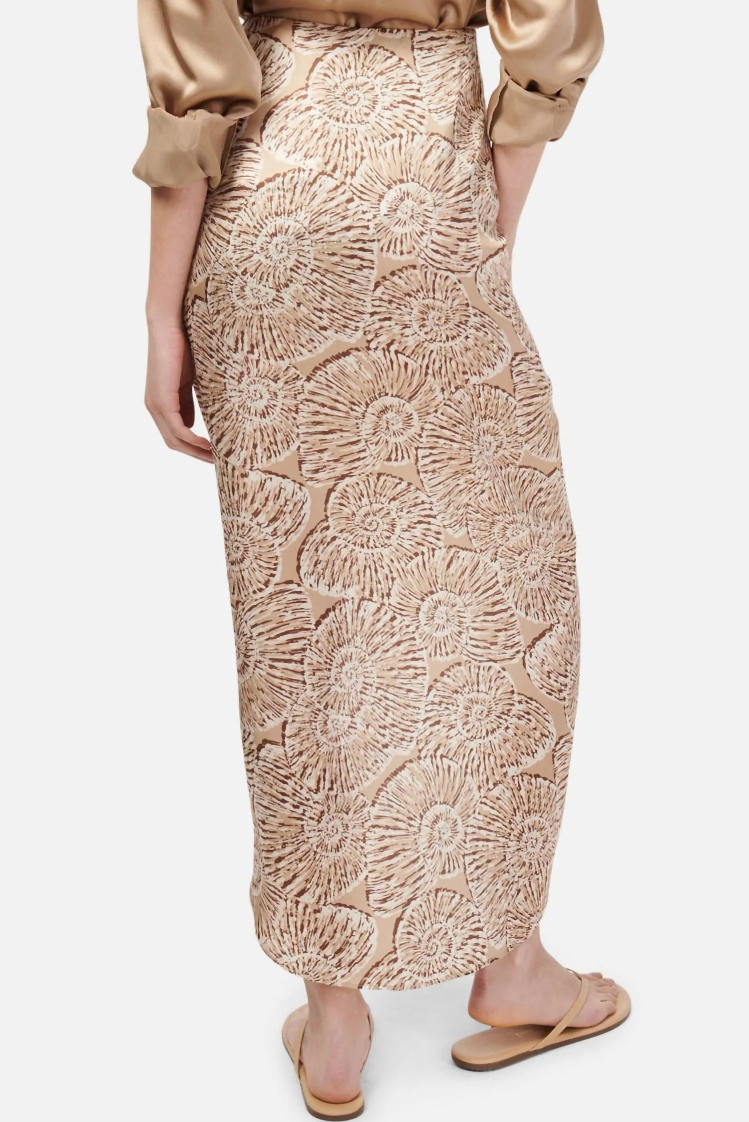 Amanda Skirt Shell In Ceramic