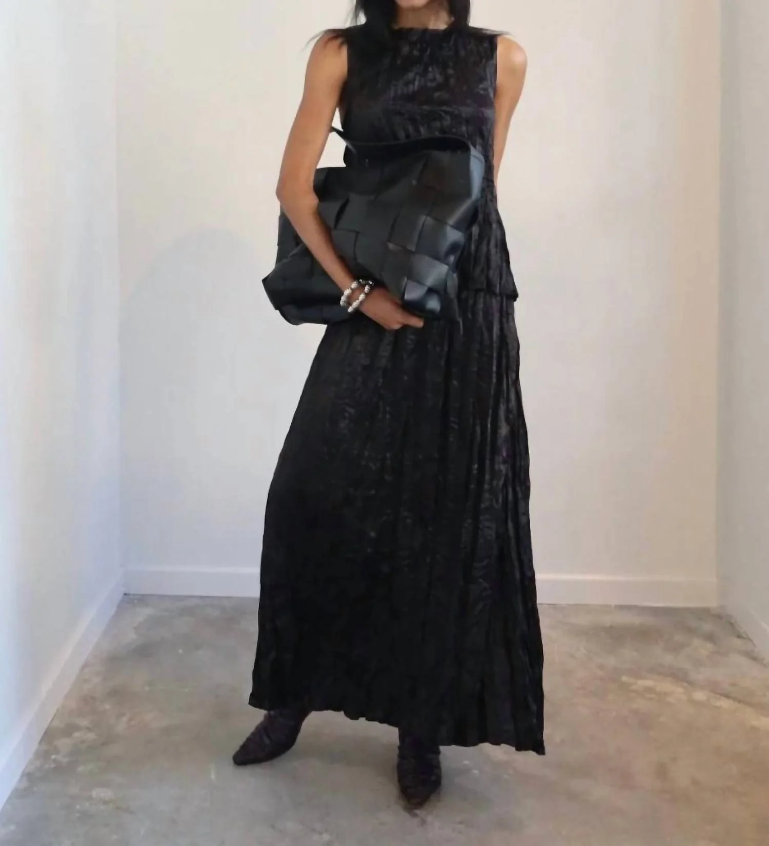 Midi Pleated Crinkle Skirt In Black