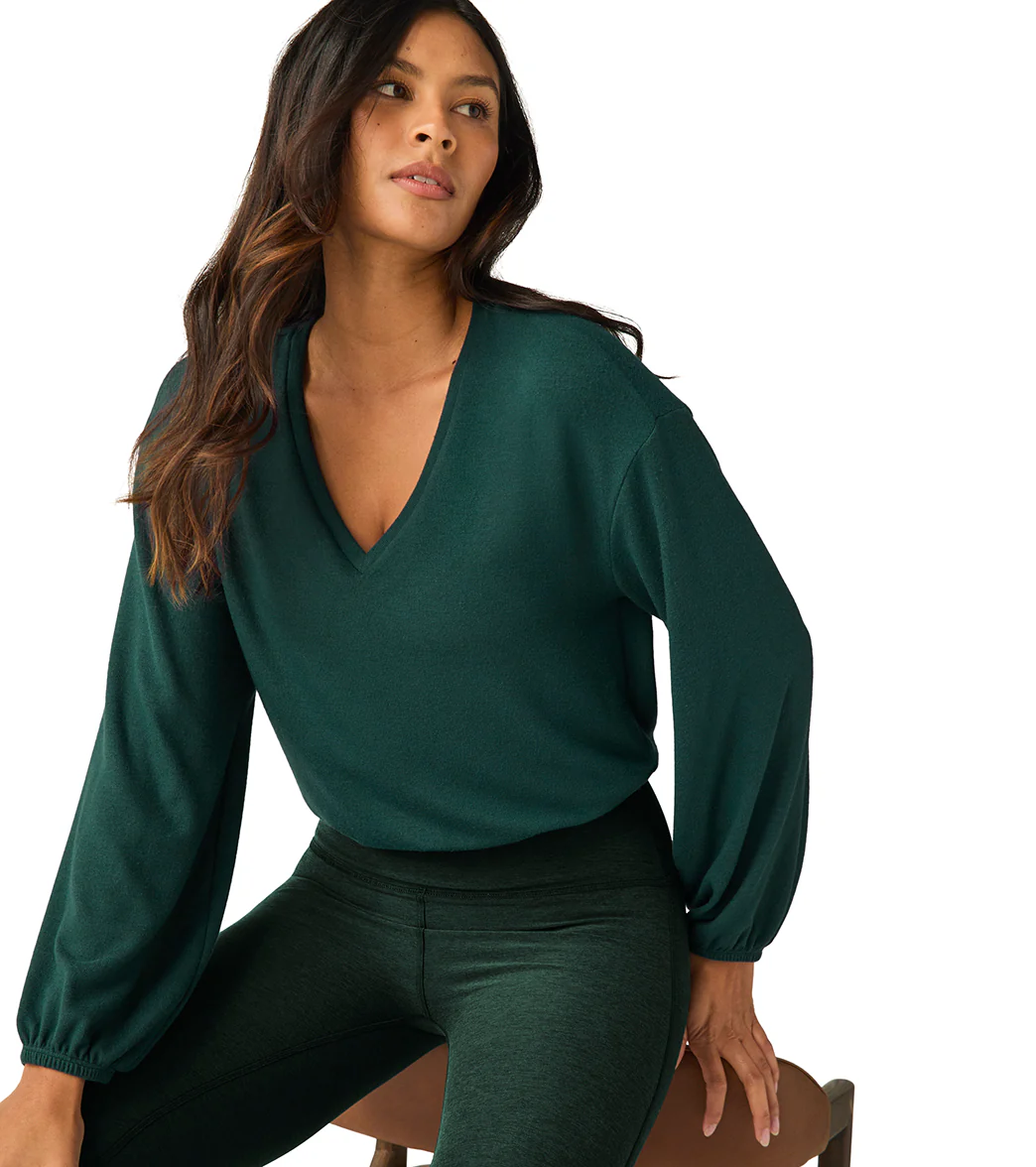 Beyond Yoga Soft Spoken Cropped Pullover