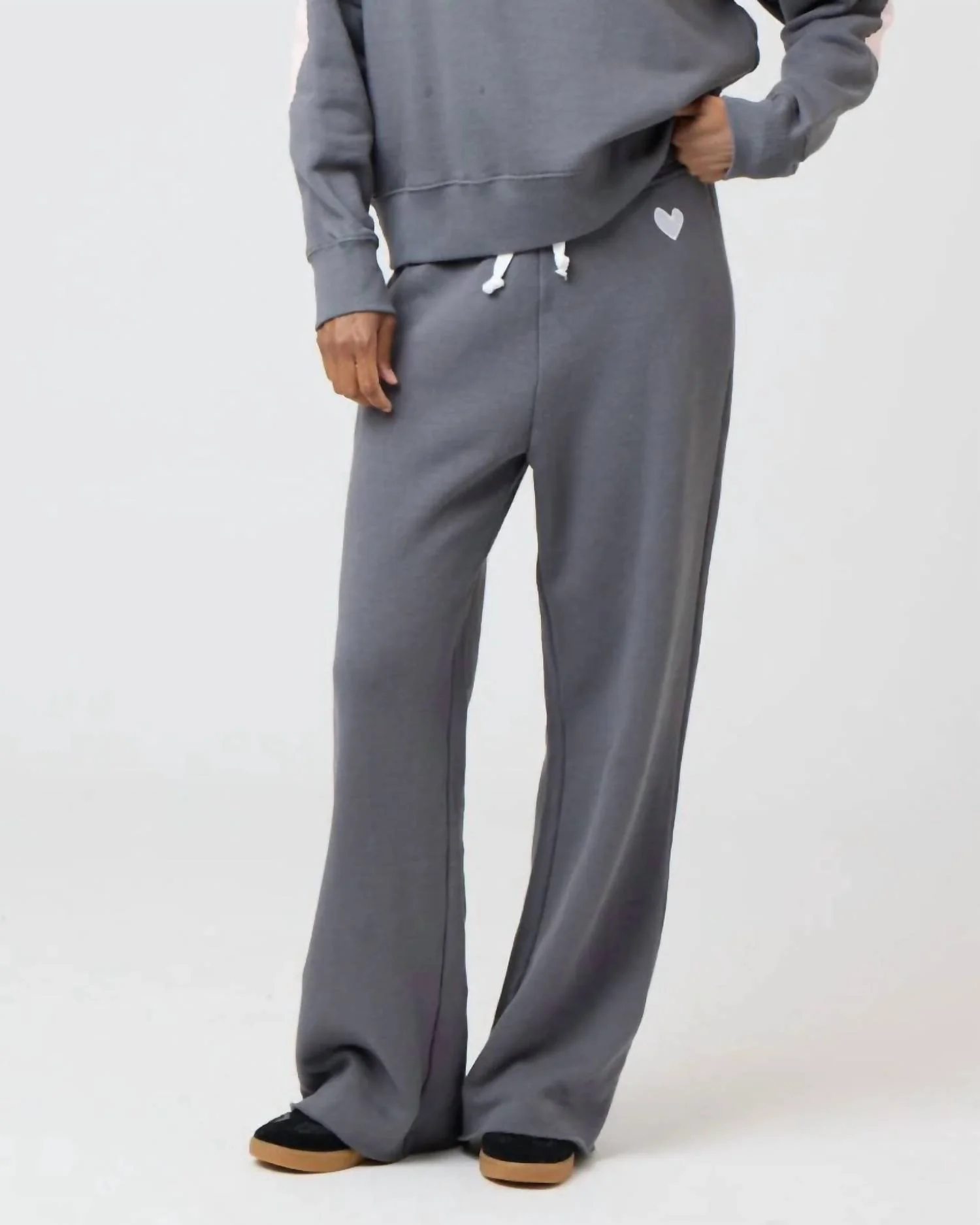 Weekend Barb Sweatpant In Faded Carbon