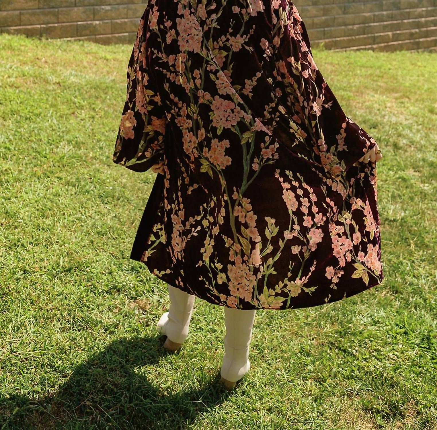 Mia Velvet Kimono In Wine