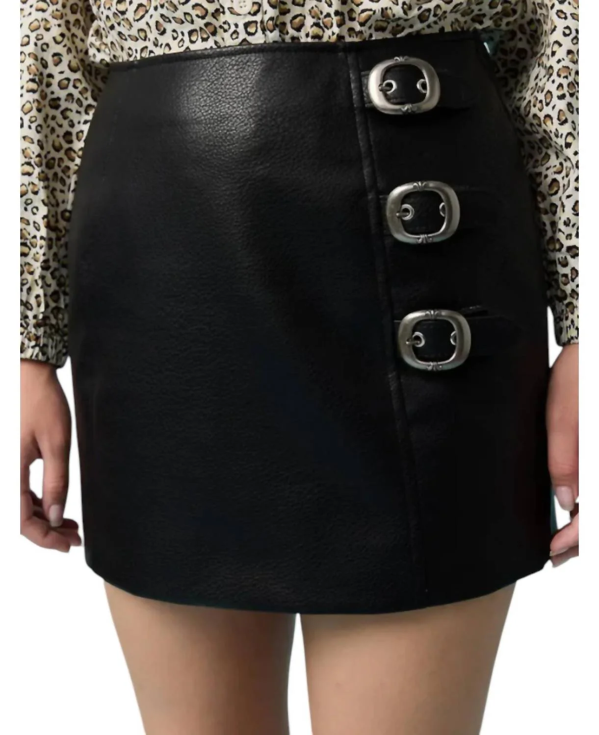 Faux Pebble Leather Buckle Mini Skirt In Black