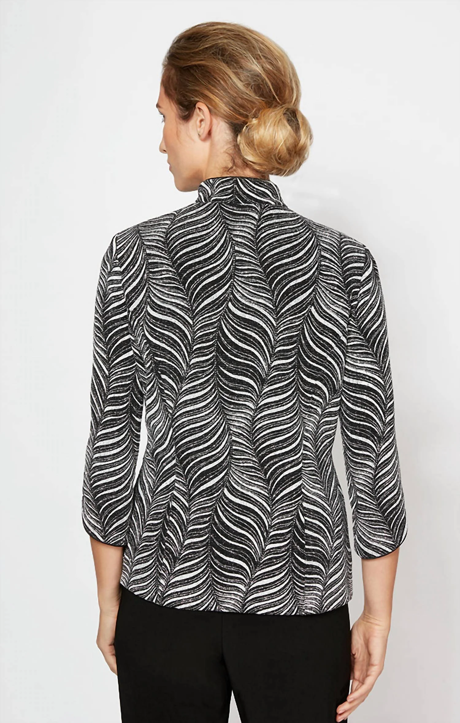 Waves Glitter Printed Twinset With Mandarin Neck Jacket And Scoop Neck Tank In Black White