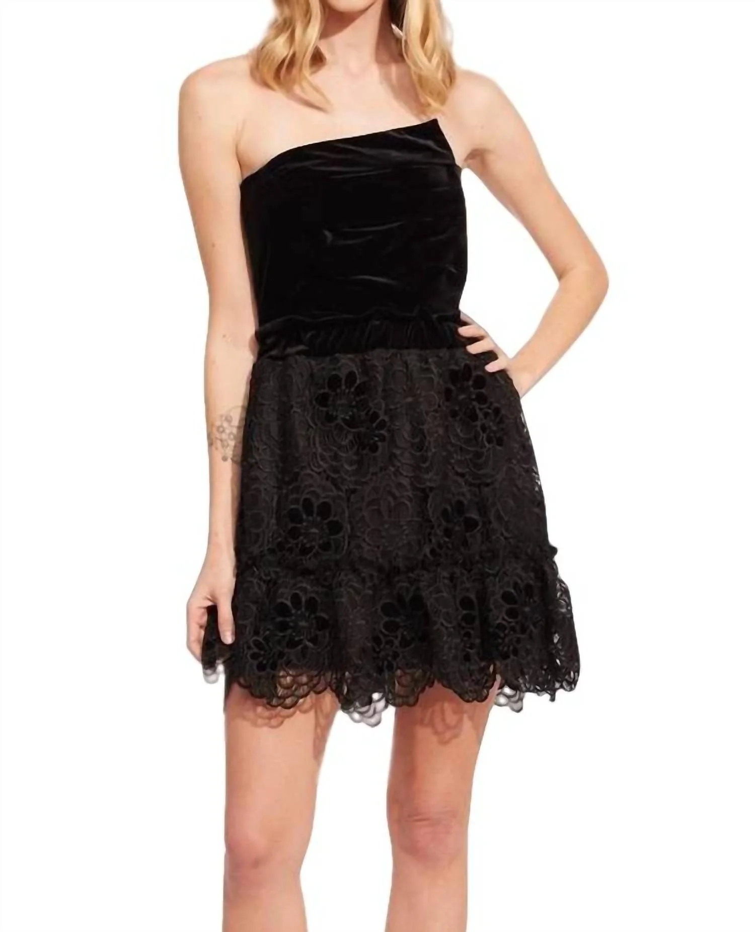 Akira Skirt In Raven’S Nest