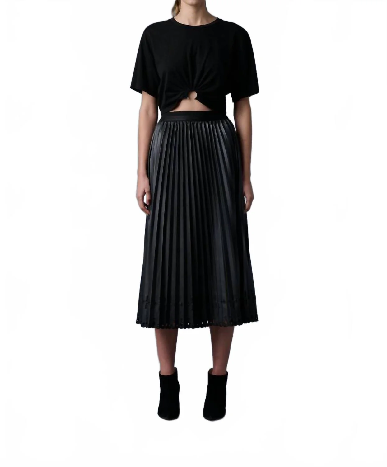 Pleats To Meet You Skirt In Black