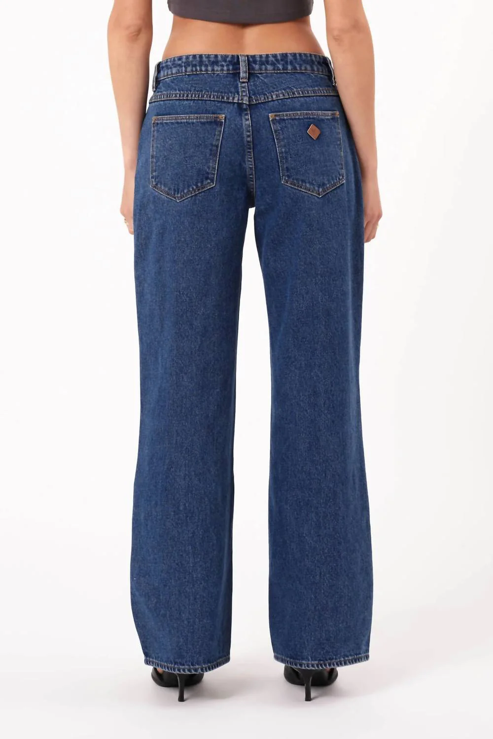 95 Mid-Rise Baggy Jeans In Bella Wash