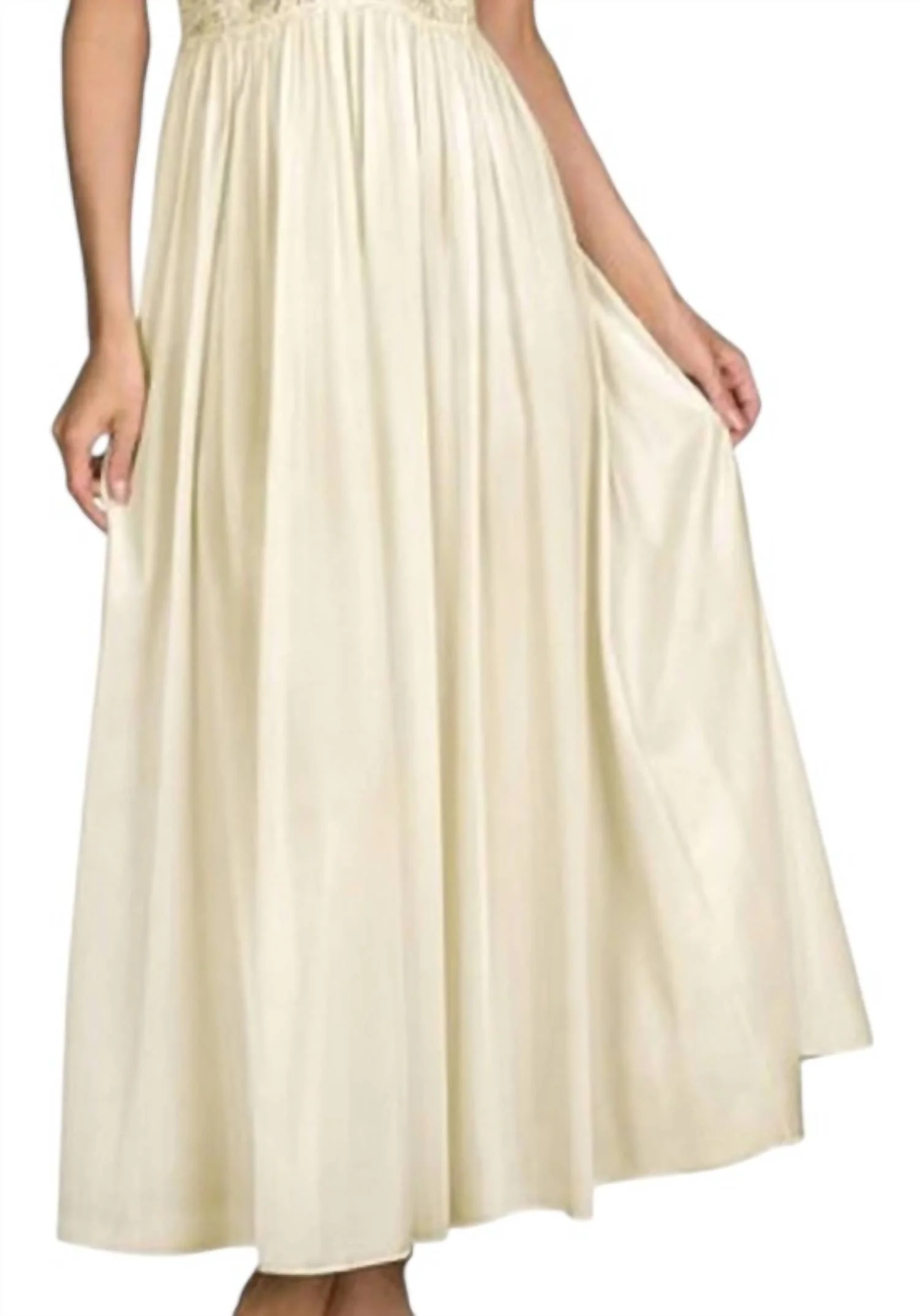Silhouette 53 Inch Sleeveless Long Gown In Ivory