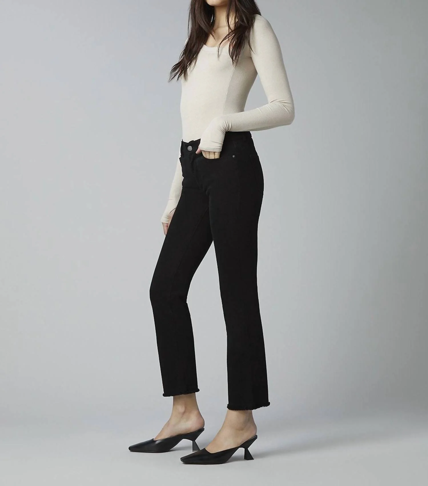 Mara Straight Ankle Jeans In Black