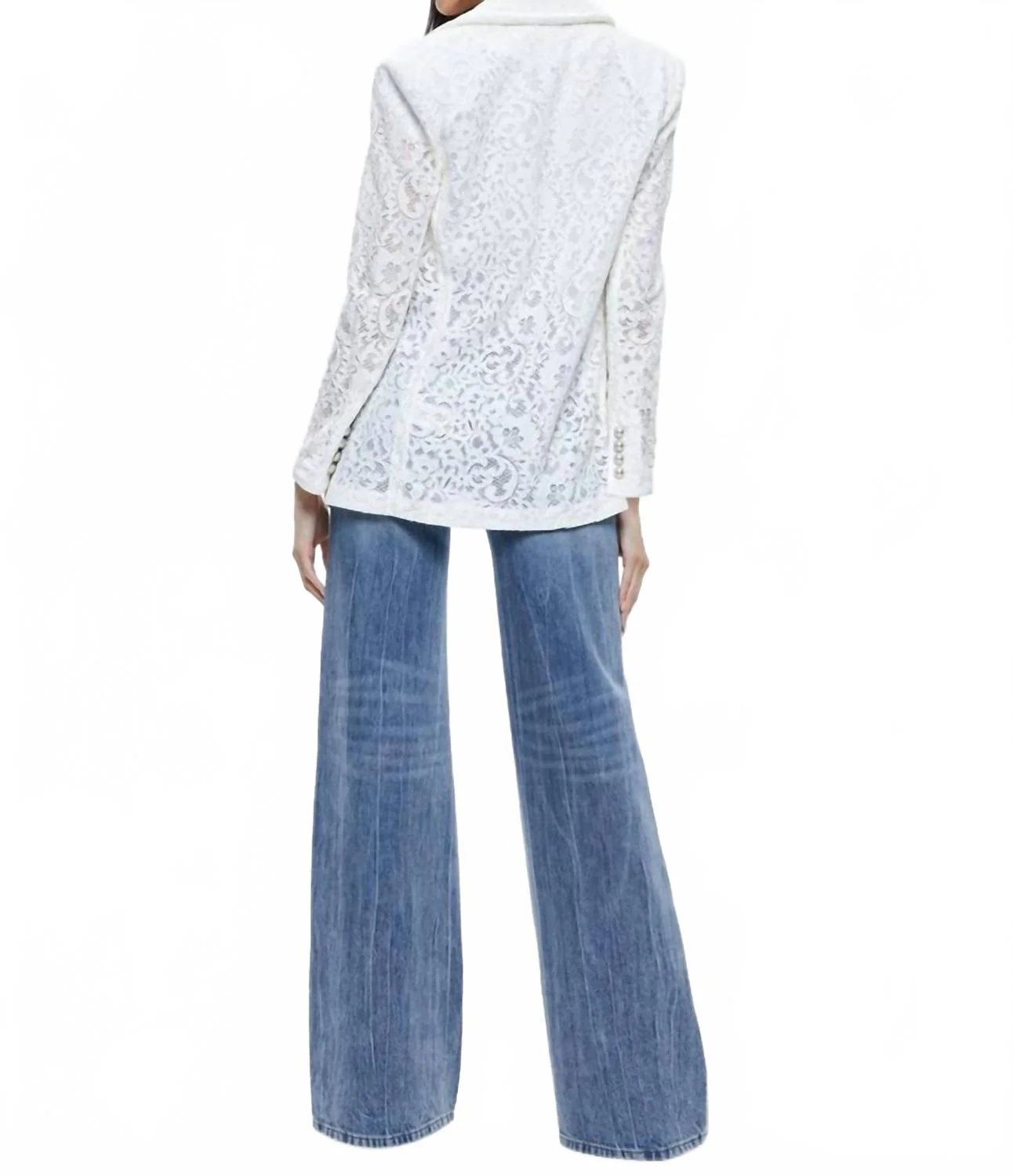 Judith Blazer In Off White A127