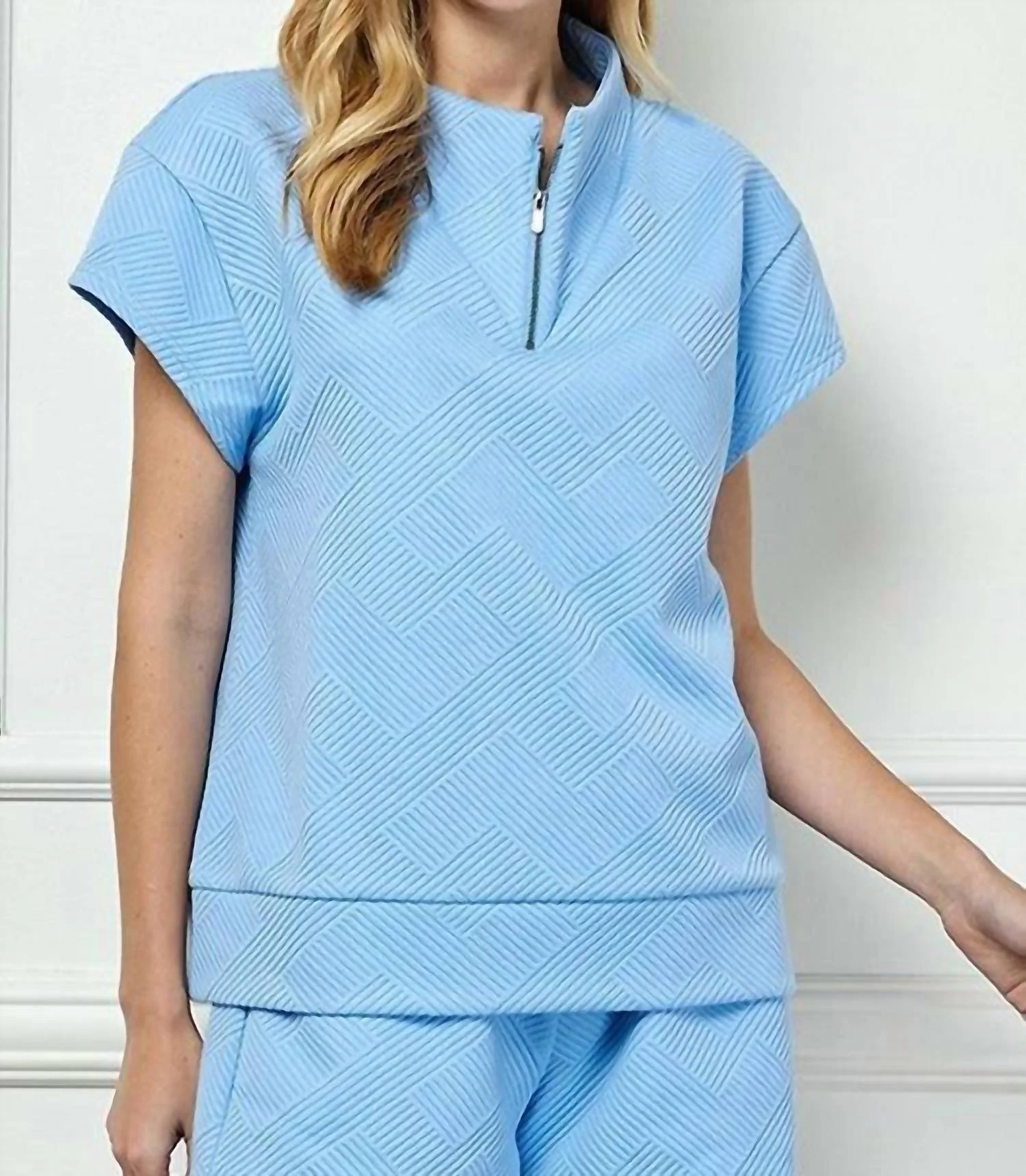 Textured And Zip Pant Set In Blue