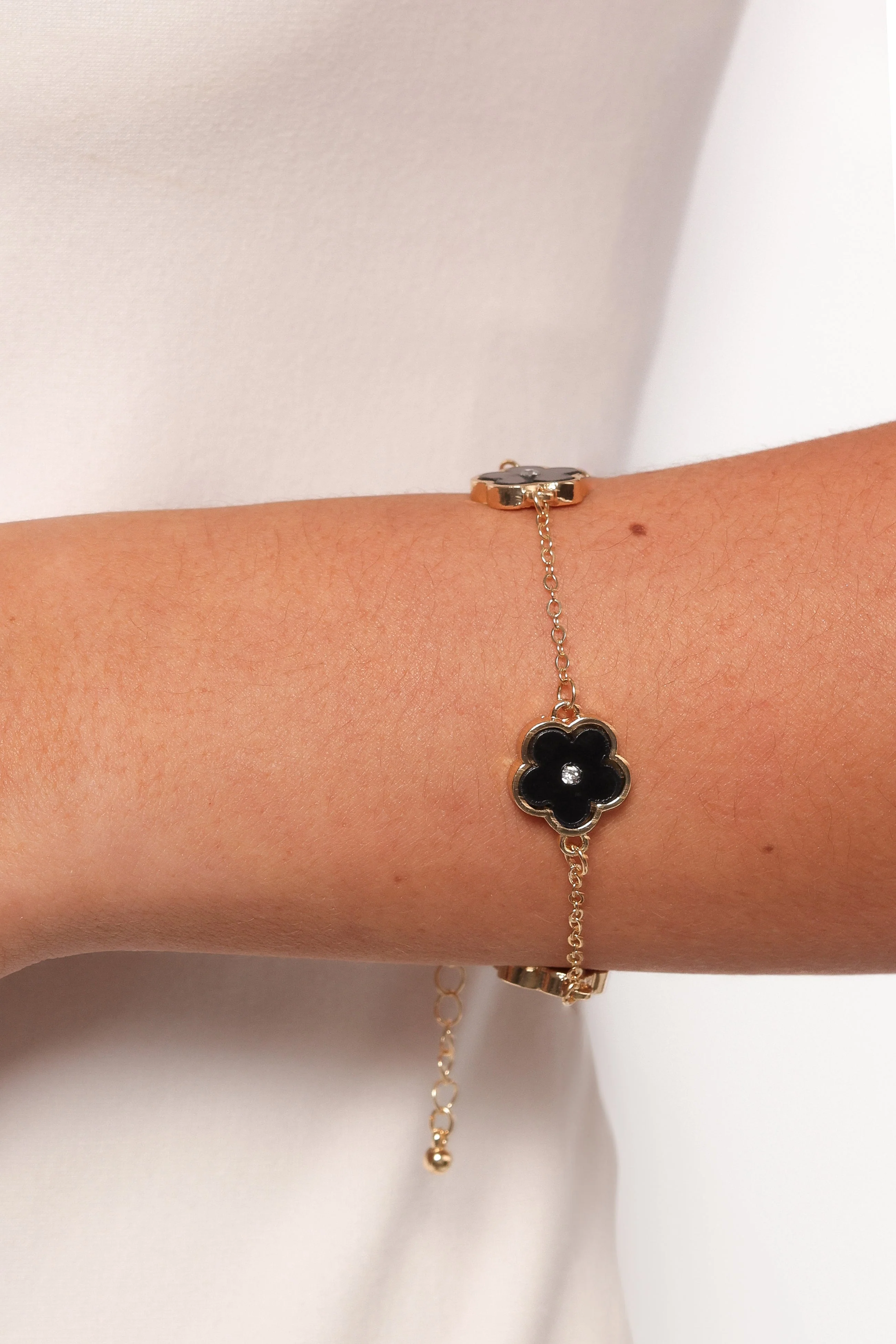 Dorothea Flower Necklace/Bracelet Set - Gold