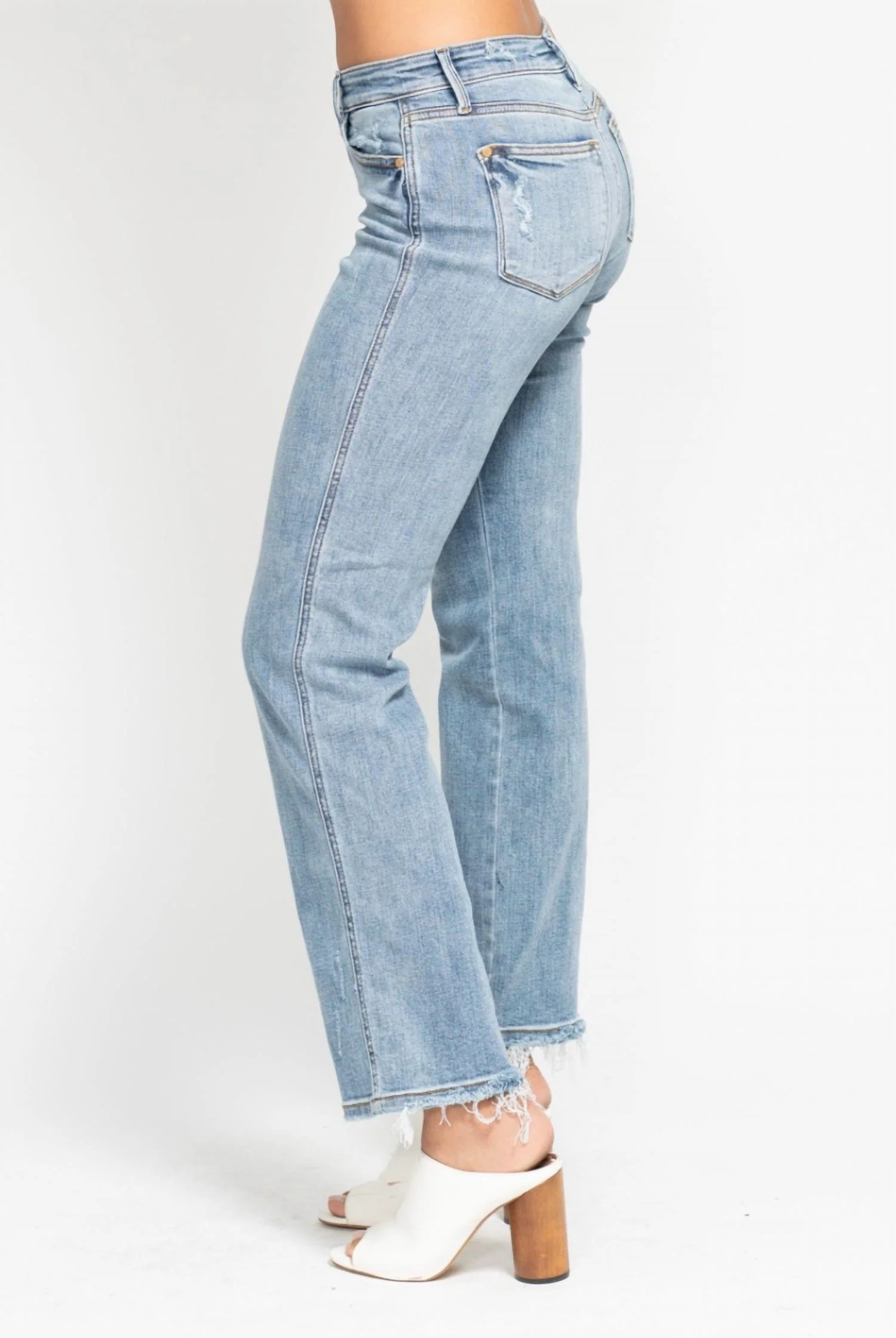 Mid Rise Dad Jean In Light Wash