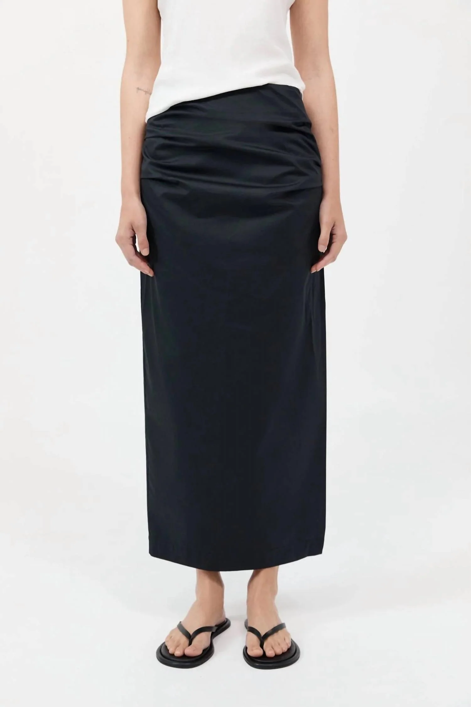 Cotton Tuck Midi Skirt In Black