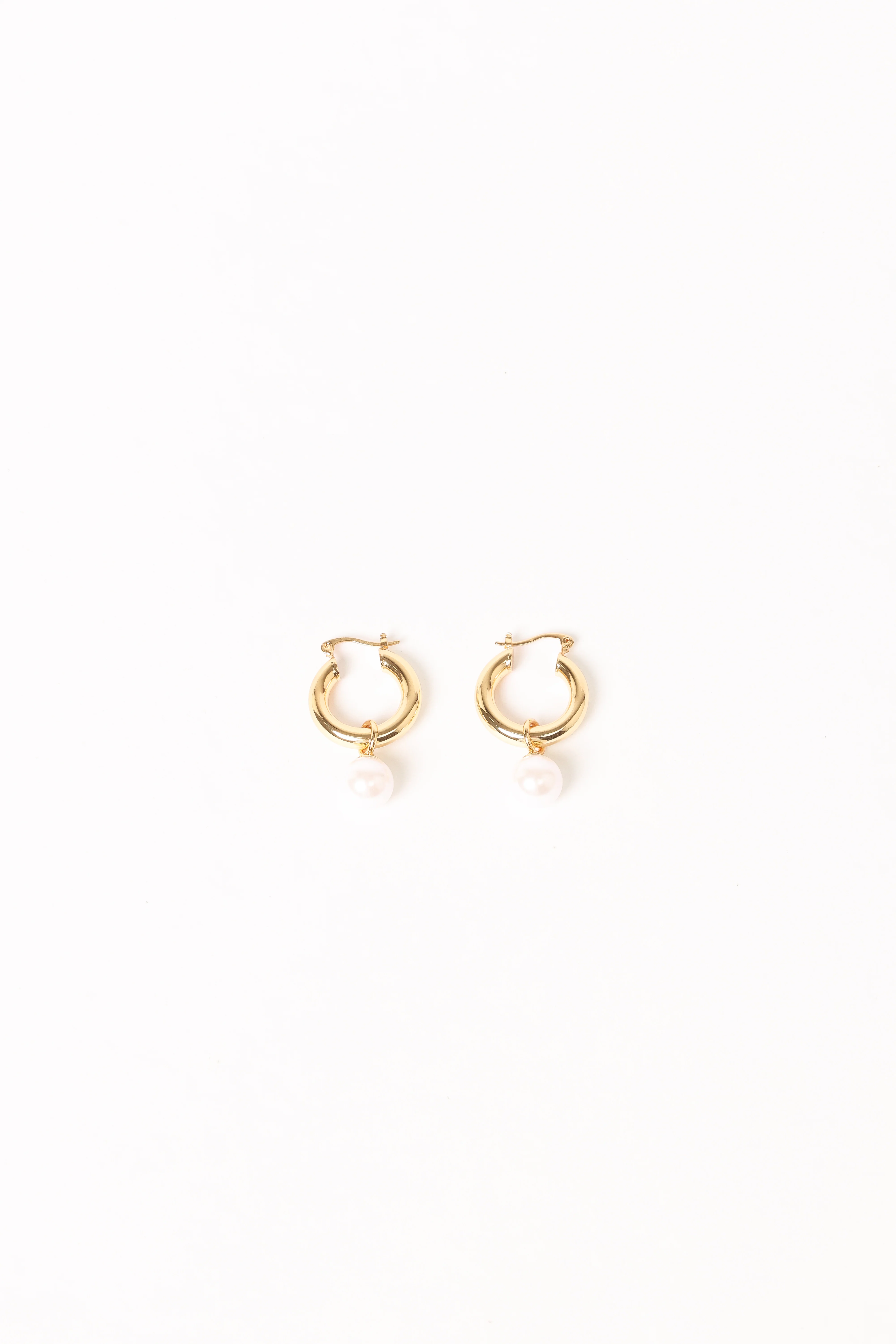Geneva Earrings - Gold/Pearl