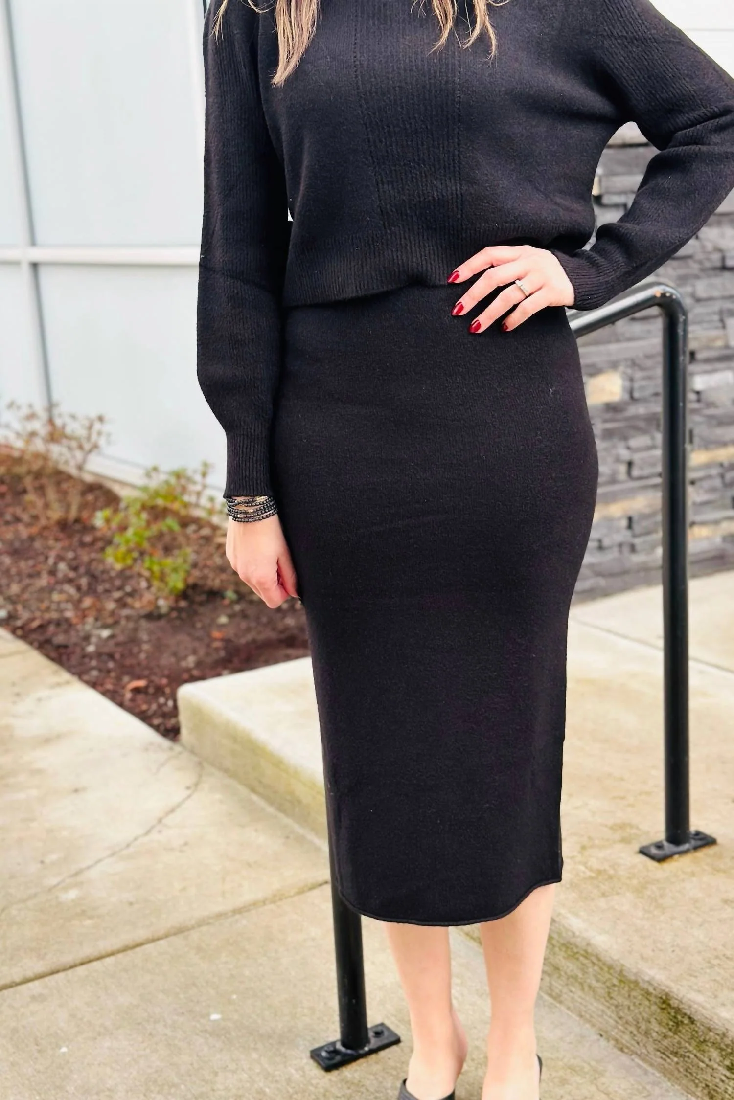 Knit Ribbed Midi Skirt In Black