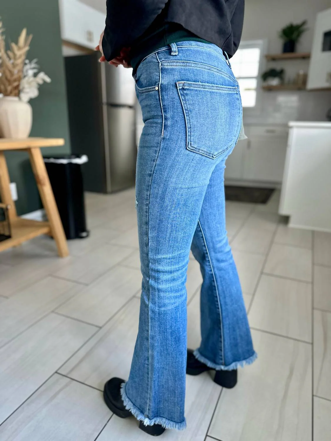Jenner High Rise Frayed Hem Bootcut Jeans In Blue