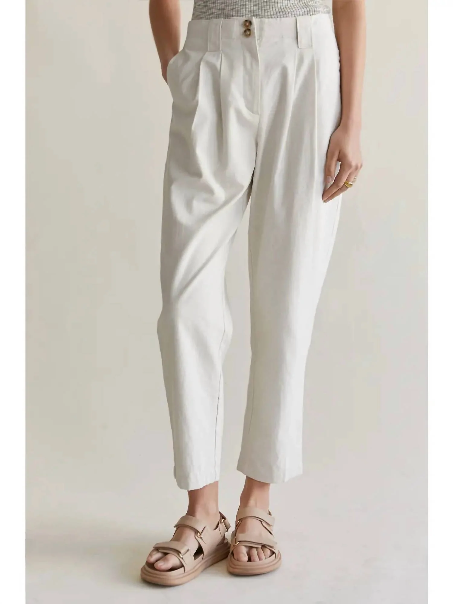 Marcello Linen Pleated Pant In White