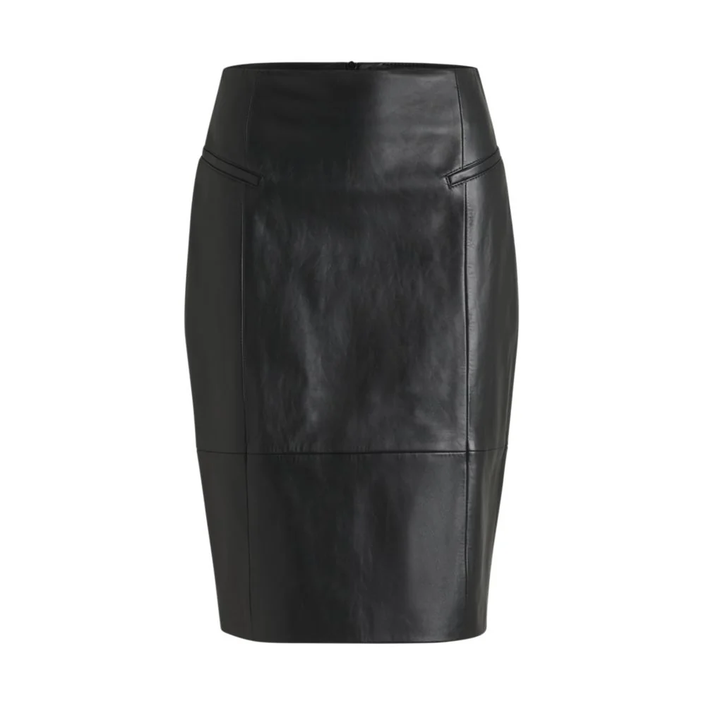 Pencil skirt in lustrous leather