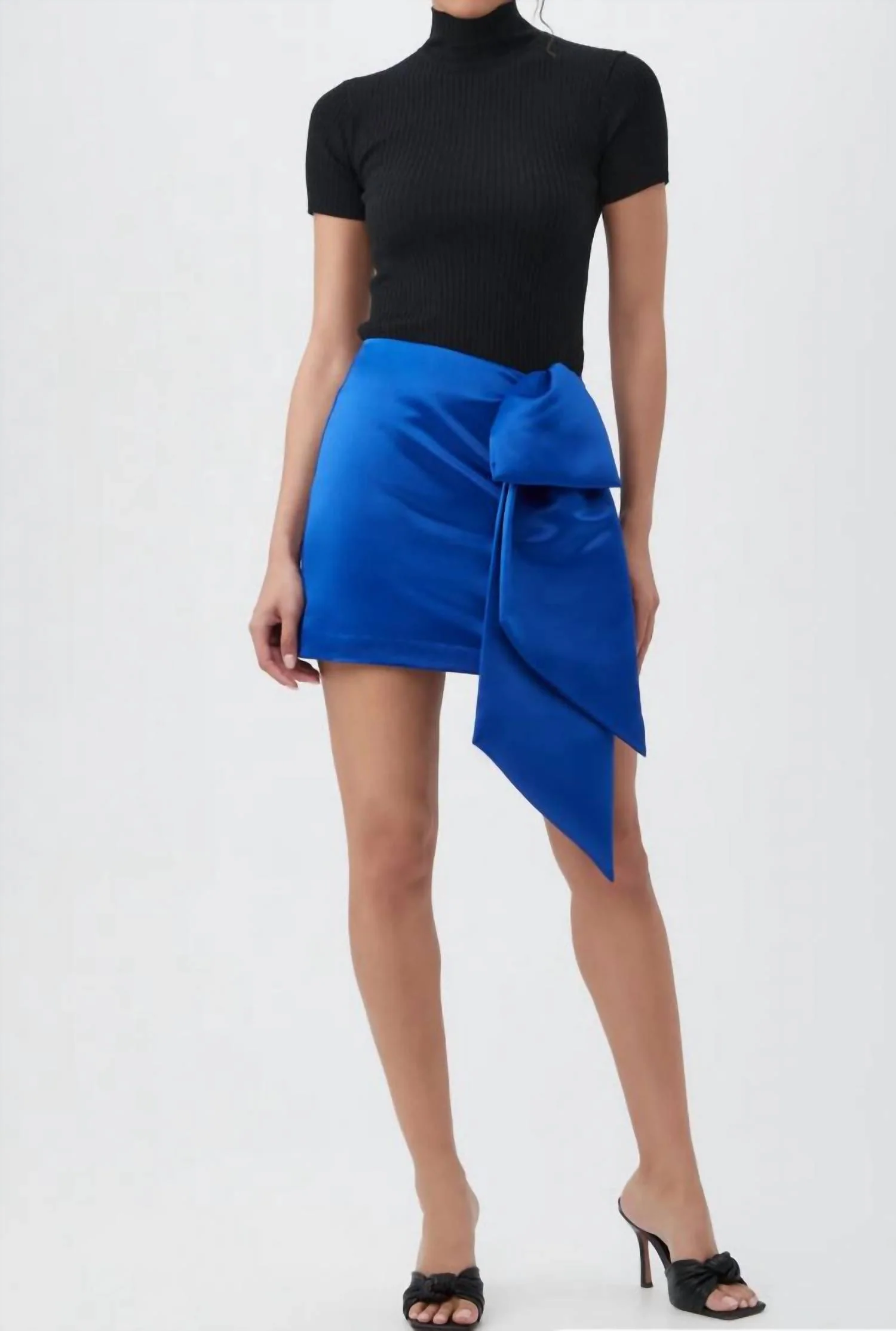 Vinka Short In Blue