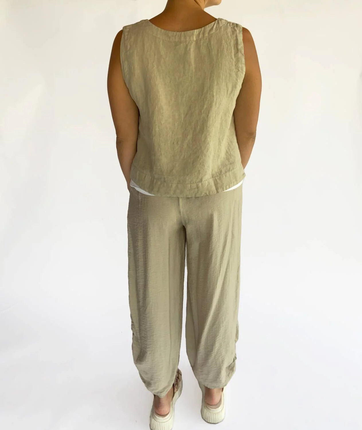 Ruched Straight Leg Pants In Rye