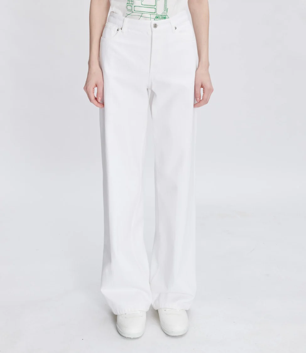 Timeless White Trousers With Defined Waist