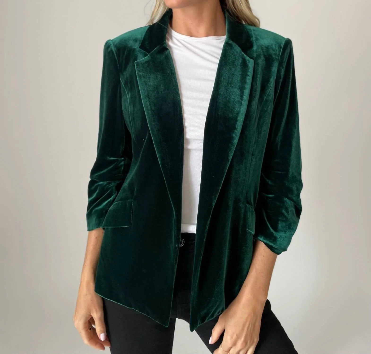 Cam Velvet Cinched Sleeve Blazer In Green