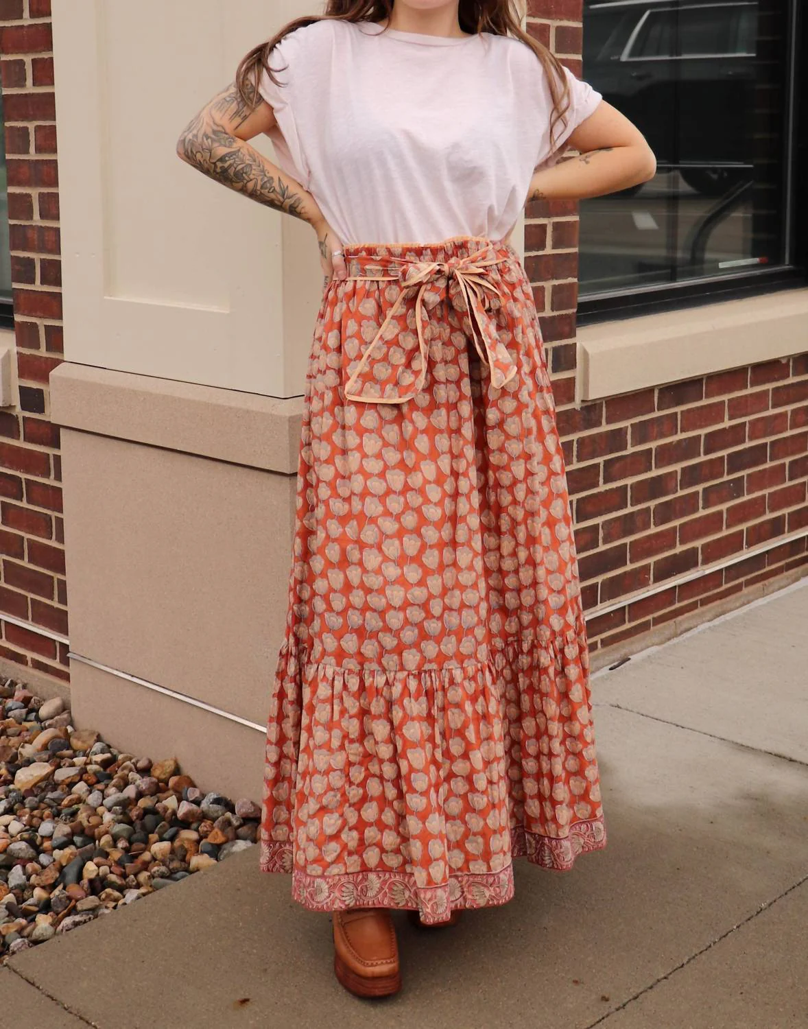 Addison Trim Hem Midi Skirt In Spiced Cider