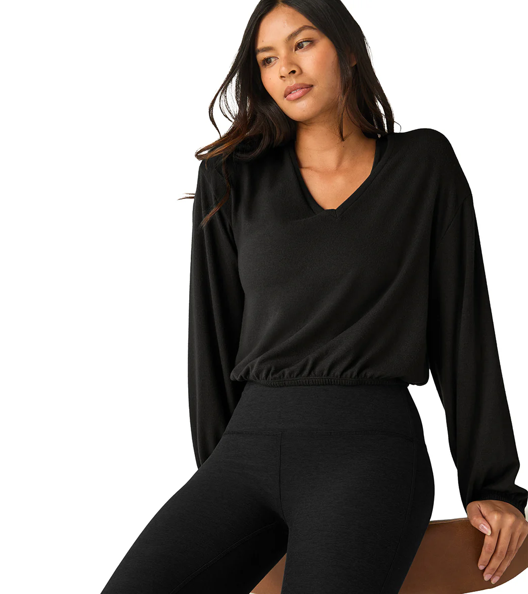 Beyond Yoga Soft Spoken Cropped Pullover