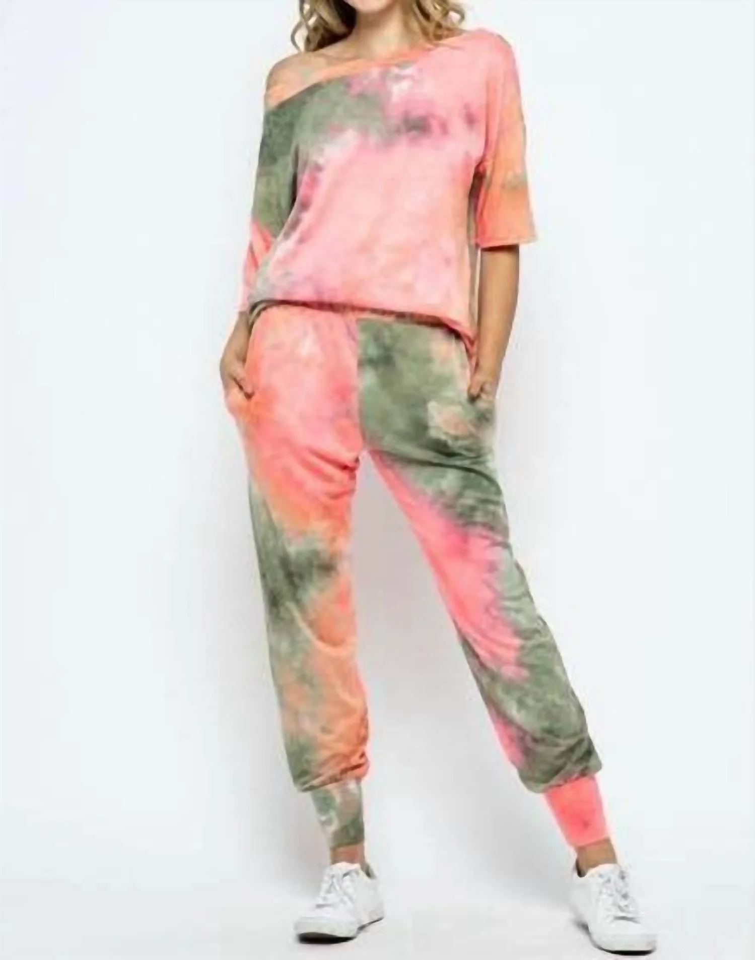 Riki Tie Dye Jogger Set In Coral Mix