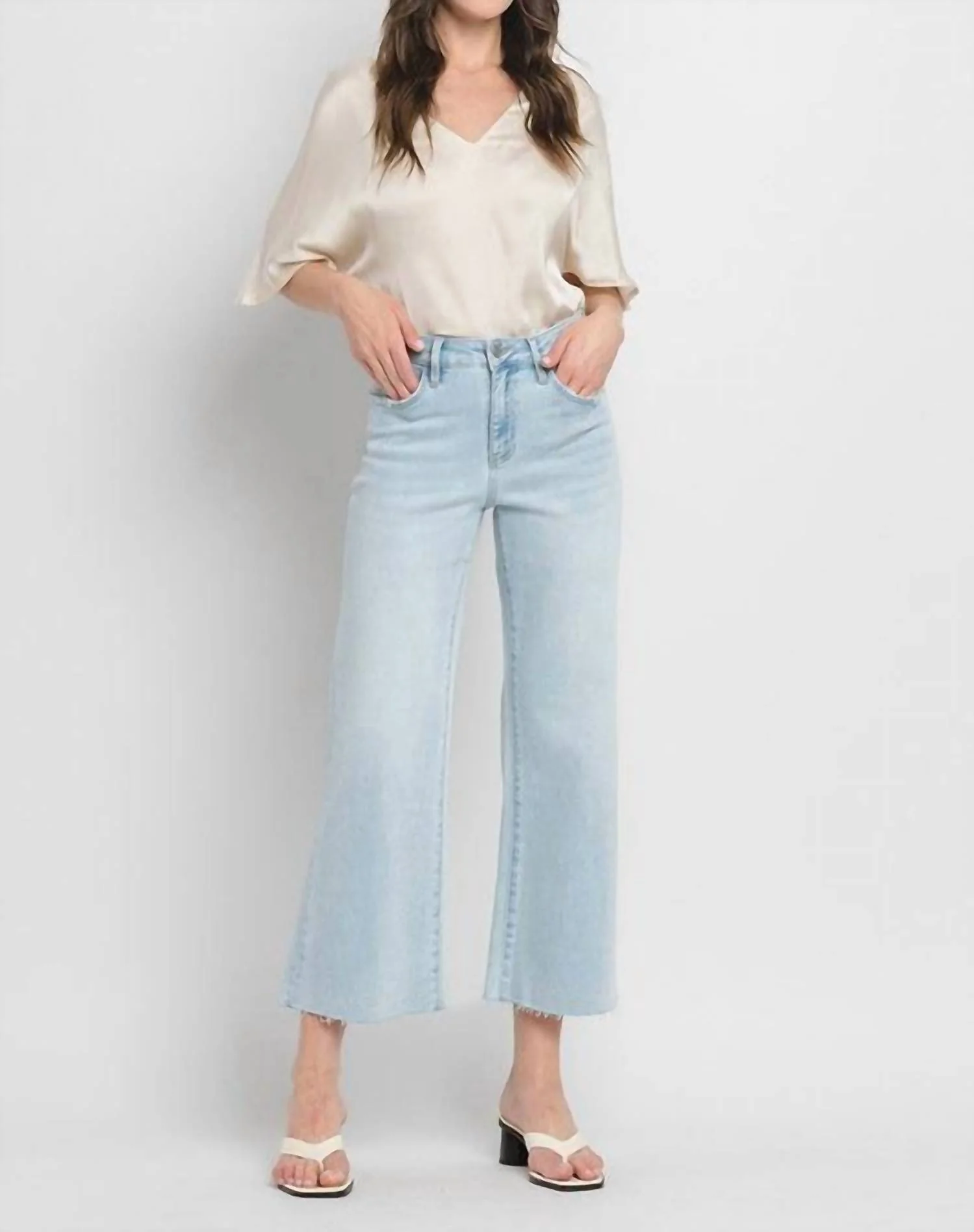 Hr Wide Leg Jeans In Light Blue