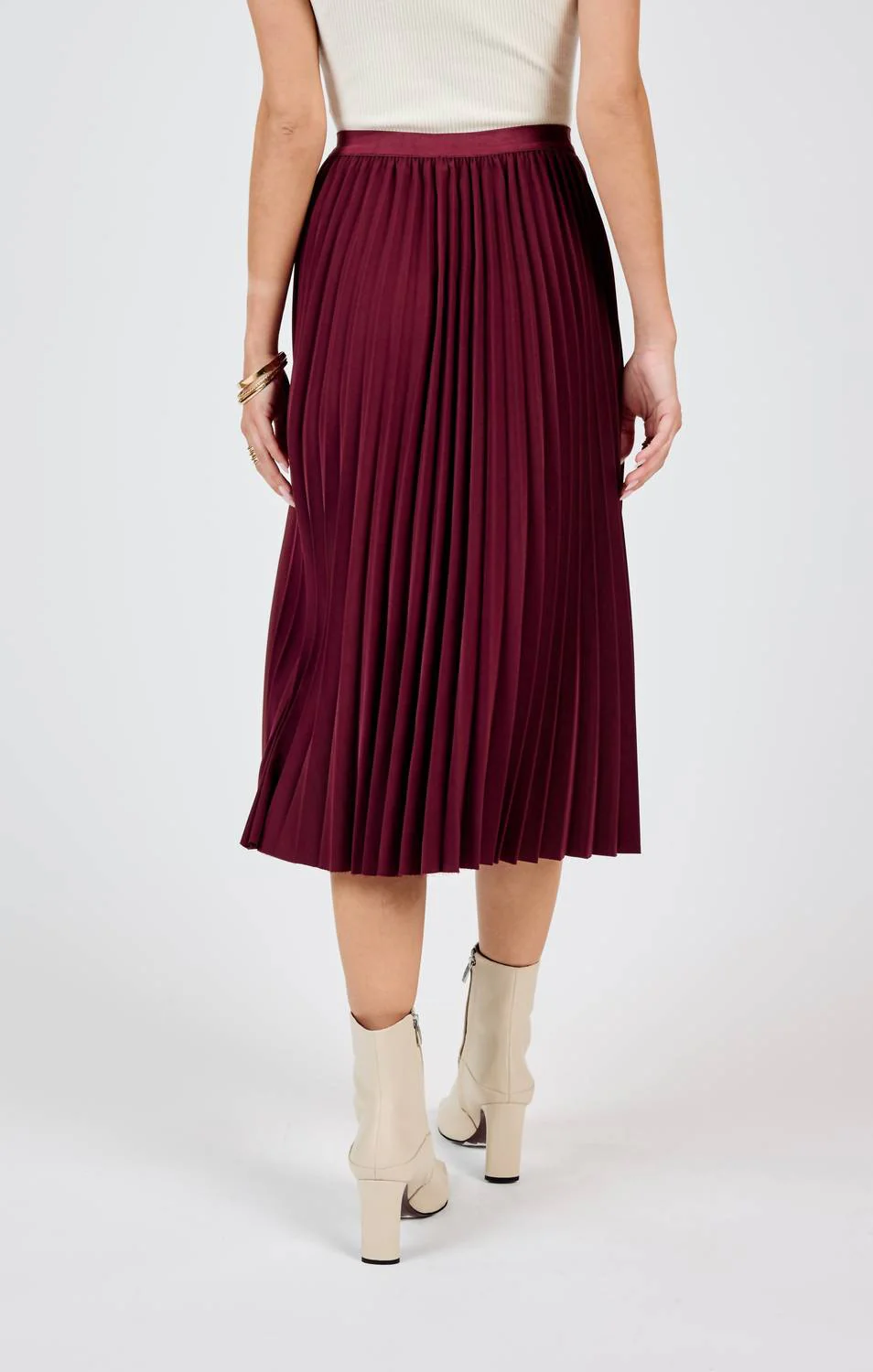 Silent Streets Skirt In Wine