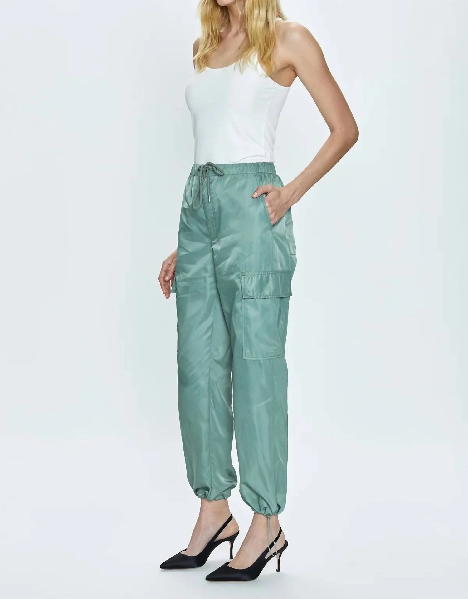 Jade Lightweight Cargo Trouser In Bluff