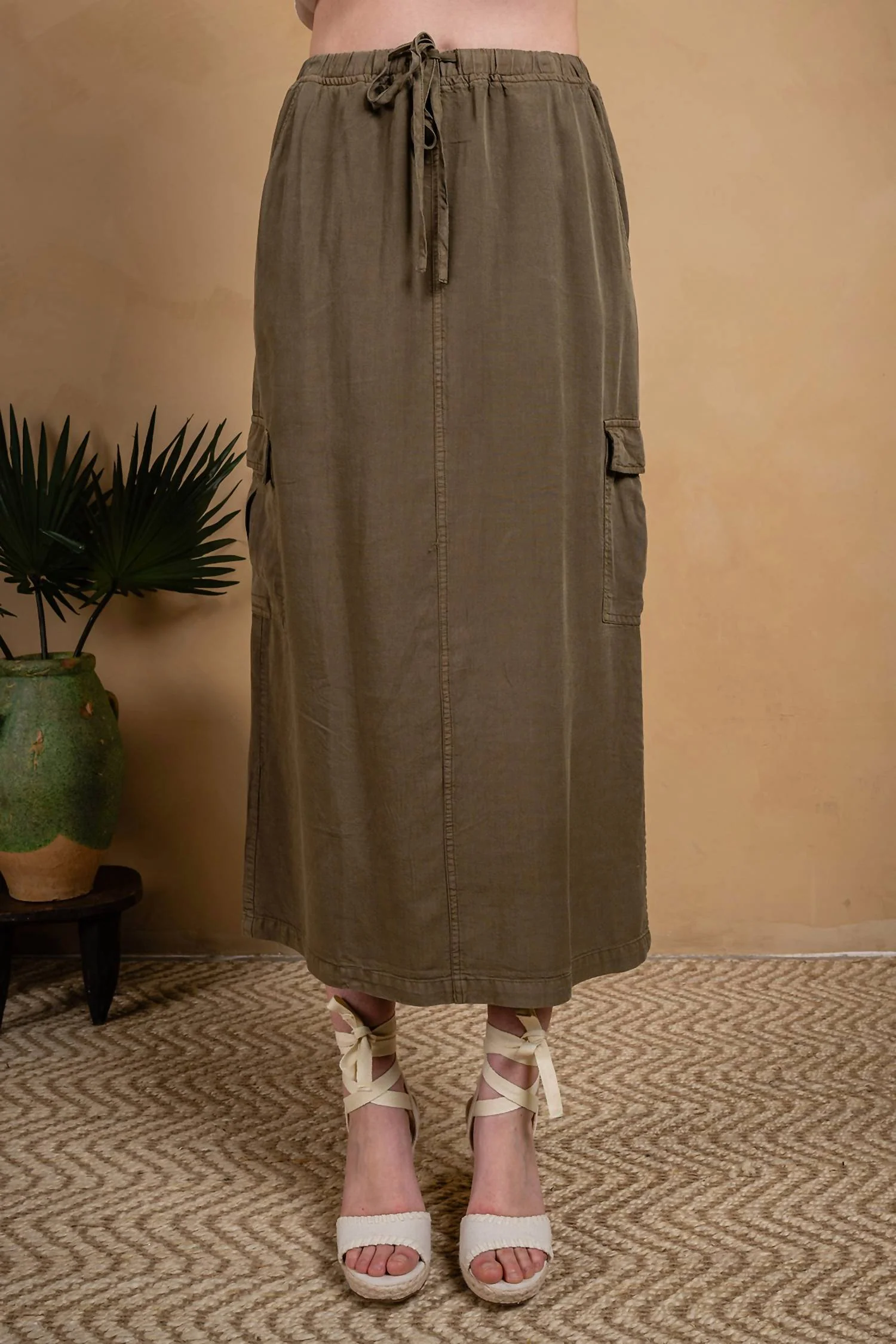 Tencel Slub Pull-On Cargo Skirt W/slit Side In Olive