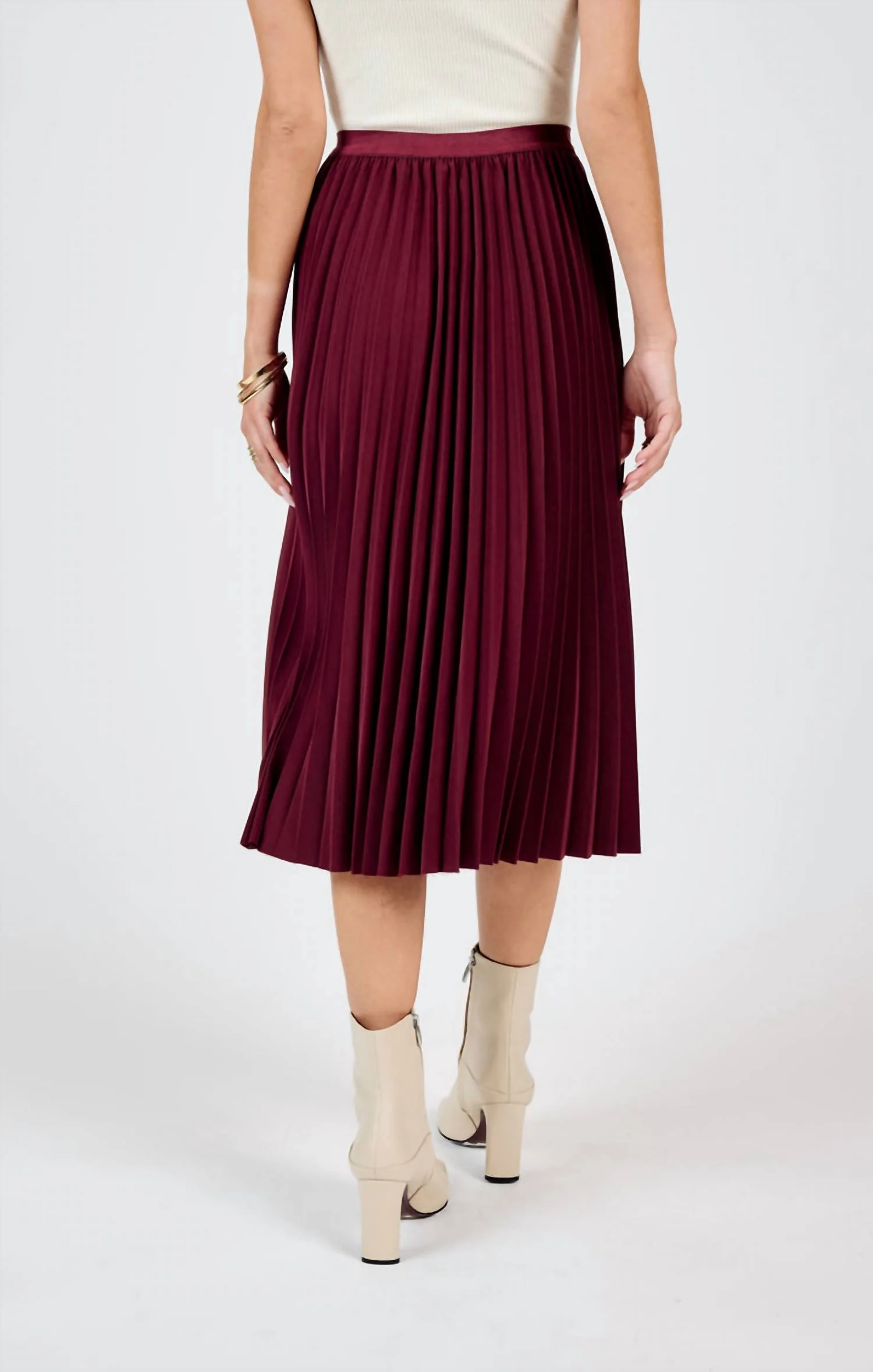 Silent Streets Pleated Midi Skirt In Wine