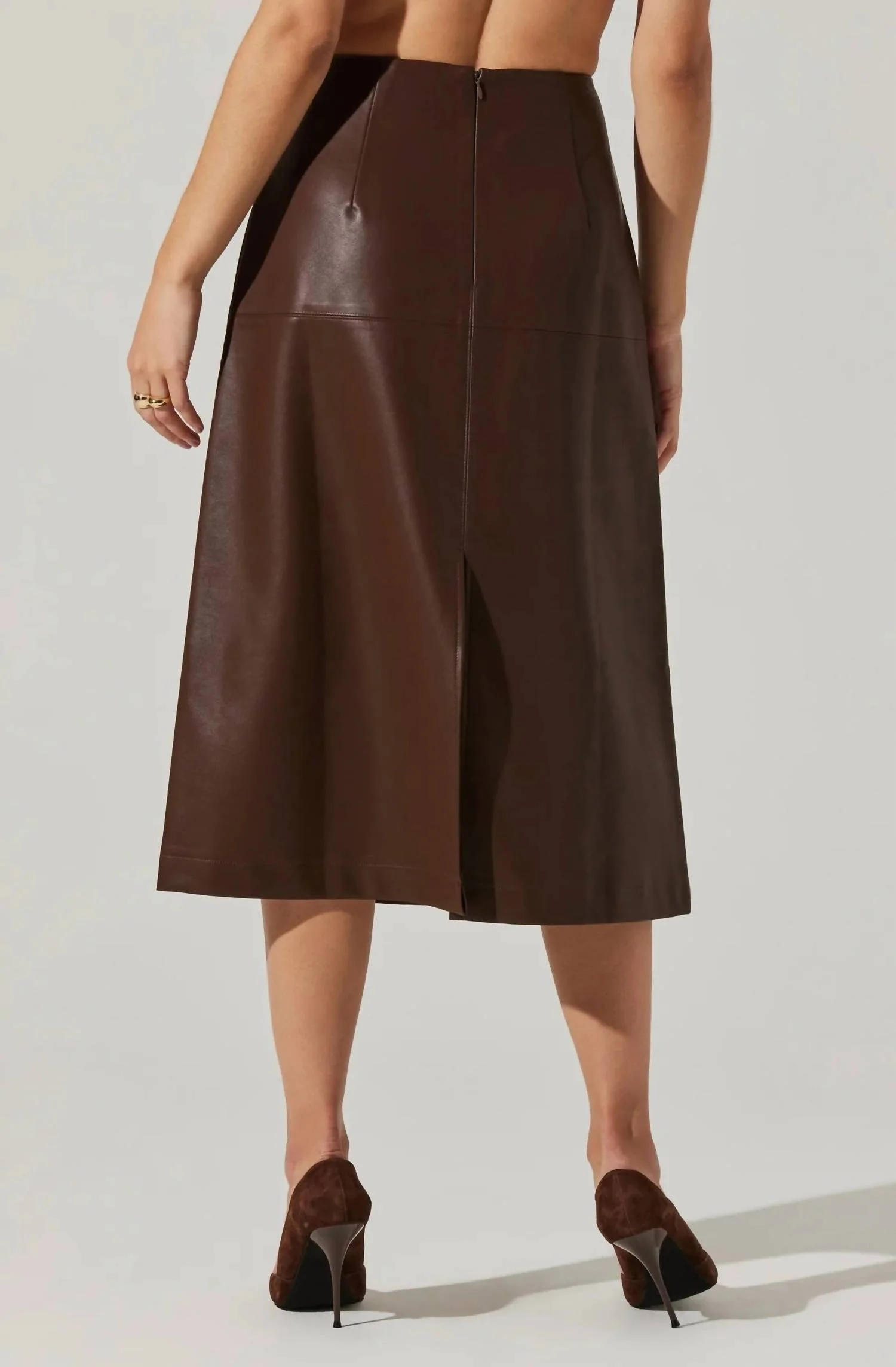 Yuria Faux Leather Midi Skirt In Brown