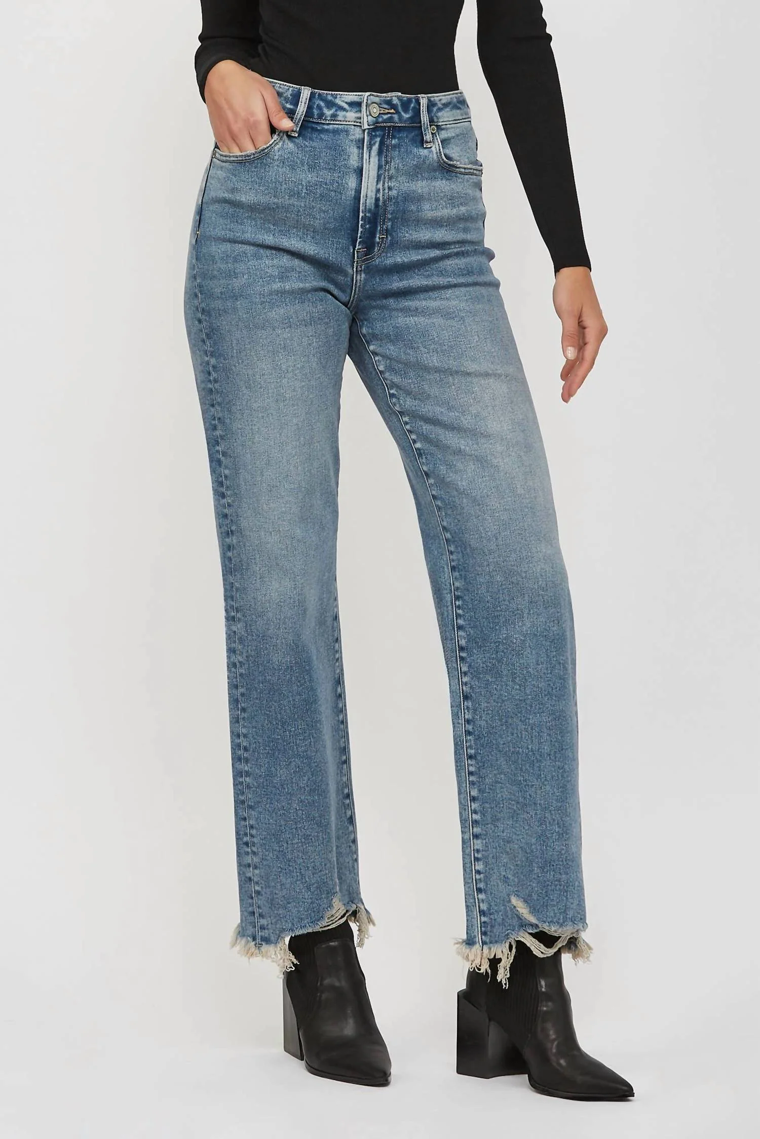 Wide Straight Leg Jean In Medium Wash